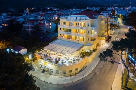 Chorvátsko Makarská riviéra Villa Bacchus 9 dňový pobyt Raňajky Letecky Letisko: Praha September 2025 (25/09/25- 3/10/25)