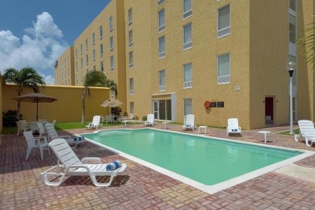 Mexiko Cancún City Express 9 dňový pobyt Raňajky Letecky Letisko: Praha December 2025 (19/12/25-27/12/25)