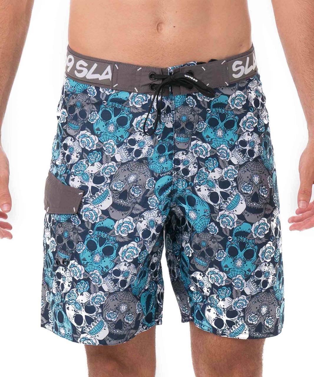 Maillots de bain hommes 69SLAM MINT SUGAR CRANE (SLLMSC-PM) L.
Profitez pleinement de l'été avec un maillot de bain de 69SLAM - le choix idéal pour ceux qui recherchent un maximum de confort, de fonctionnalité et de style distinctif.
Léger, séchage rapide et prêt à l'action
Le maillot de bain est fabriqué en 100% polyester, la matière idéale pour s'amuser dans l'eau et bouger activement.
Coupe pratique et détails bien pensés
La coupe classique assure une tenue confortable et une couverture suffisante.
Qu'est-ce qui fait la spécificité de la marque 69SLAM ?
La marque 69SLAM, originaire de Bali, est un symbole de liberté, de créativité et de style de vie débridé.
Comment entretenir votre maillot de bain :

Blanchisserie: Lavez les maillots de bain idéalement à la main ou en machine à laver avec un programme doux à 30 °C.
Séchage : Ne le séchez pas dans le sèche-linge.
Repassage: Ne repassez pas le maillot de bain : la matière n'en a pas besoin et les températures élevées pourraient l'endommager.