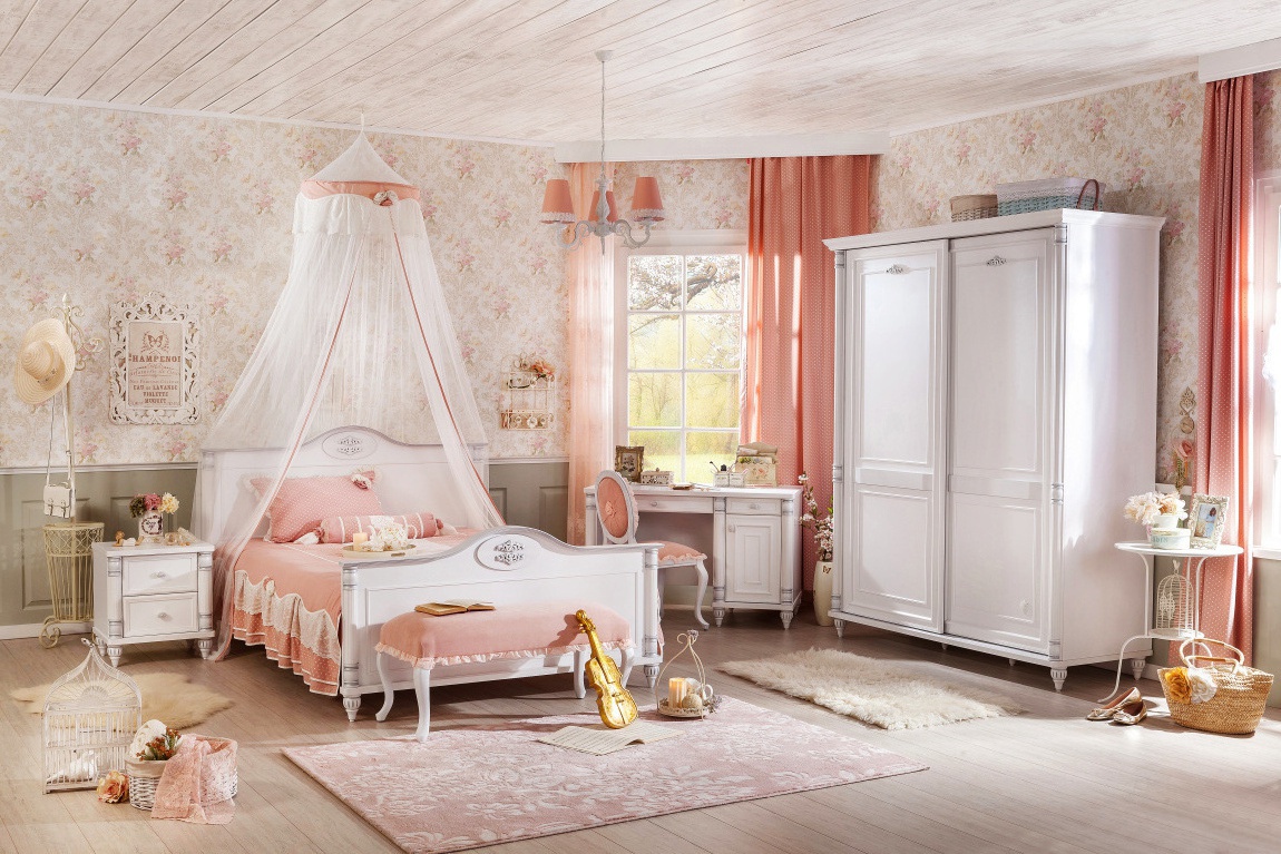 Dievčenská izba carmen - biela.

 

Študentská posteľ Carmen patrí k rovnomennej kolekcii tovaru pre dievčatá.

 

Nábytok z kolekcie Carmen je vyrobený z kvalitného lamina, MDF a masívneho dreva.

 

Dievčenská izba Carmen sa skladá z týchto prvkov:  


	Posteľ Carmen - 138x111x210cm (š, v, h)
	Nočný stolík Carmen - 50x56x42cm (š, v, h)
	Písací stôl Carmen - 117x75x61cm (š, v, h)
	Šatníková skriňa s posuvnými dverami Carmen - 170x210x64cm (š, v, h)


 

Všetok nábytok patriaci do kolekcie Carmen nájdete nižšie v súvisiacich produktoch.