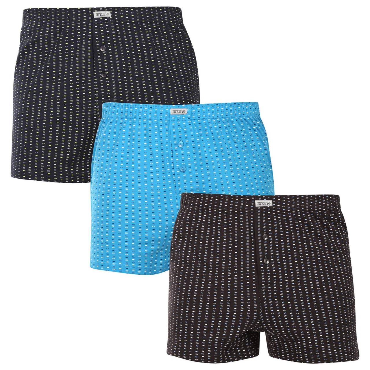 3PACK Herren Boxershorts Andrie mehrfarbig (PS 5825) XL.
Ergänzen Sie Ihre Garderobe um ein bequemes und stilvolles Stück mit den Andrie Shorts für Herren im Multipack in klassischen Farben.
Hochwertiges Material für ganztägigen Komfort
Die Andrie-Shorts sind aus 100 % Baumwolle gefertigt und bieten Weichheit und Atmungsaktivität.
Elegantes Design und bequeme Passform
Die drei Shorts sind mit dezenten Mustern in verschiedenen Farben versehen, die der Garderobe einen modernen und originellen Look verleihen.
Warum eine Andrie-Shorts?

Das Material aus 100% Baumwolle sorgt für Weichheit und Komfort.


Klassische , lockere Passform für maximalen Komfort.


Dezentes Design, das für jede Gelegenheit geeignet ist.

Andrie bietet tschechische Unterwäsche für Männer, die wissen, was sie wollen
Die Herren-Shorts Andrie zeichnen sich durch ihre angenehmen Materialien und die Qualität der Verarbeitung aus.
Pflegehinweise für Andrias Shorts
Befolgen Sie diese einfachen Schritte, um die Qualität und den Komfort Ihrer Shorts zu erhalten:

Wäscherei: Waschen Sie es bei maximal 40 °C mit Feinwaschmitteln, damit das Material weich und die Muster intensiv bleiben.


Trocknen: Trocknen Sie die Shorts nicht im Trockner, wir empfehlen, sie an der Luft trocknen zu lassen.


Bügeln: Für ein glattes Aussehen können Sie die Shorts bei niedriger Temperatur bügeln.

Tip: Werden Sie mit den Tipps in unserem Artikel zum Experten für die Pflege von Dessous und geben Sie Ihren Lieblingsstücken die Pflege, die sie verdienen.