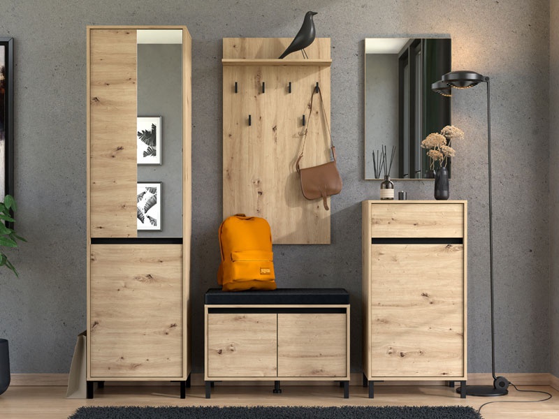 Predsieňová zostava april - dub, čierna.

 

Predsieňová skriňa, ktorá sa pýši prírodným vzhľadom vďaka dekoru duba.

 

Vešiakový panel, ktorý je vyrobený z kvalitnej drevotriesky s hrúbkou 16 mm.

 

Predsieňová komoda v dekore dubového dreva s čiernymi detailmi je ideálnym riešením pre moderný a štýlový vstup do vášho domova.

 

Botník s čalúnením je vyrobený z kvalitnej drevotriesky s hrúbkou 16 mm a jeho povrch z lamina je známy svojou odolnosťou proti poškriabaniu a jednoduchou údržbou.

 

Nástenné zrkadlo je ideálnym doplnkom pre každú modernú domácnosť.

 

 

 

Rozmery:


	Predsieňové skrine April sú 54,5 x205,5x40cm (š, v, h).
	Predsieňové komody April sú 63x115x19,5cm (š, v, h).
	Predsieňové komody April sú 54,5 x109,5x40cm (š, v, h).
	Botníka s čalúnením April sú 80x57x40cm (š, v, h).
	Nástenného zrkadla April sú 51x83x2cm (š, v, h).


 


Všetky produkty z kolekcie April nájdete nižšie v súvisiacom tovare.