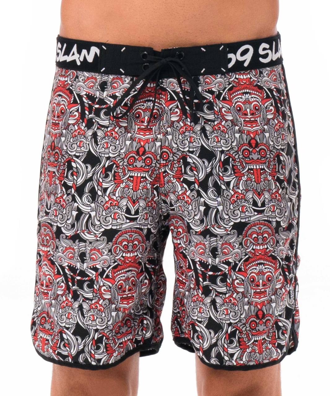 Pánske plavky 69SLAM TOTEM MASK (SSLTMS-PM) 34.
Vychutnajte si leto naplno s plavkami od 69SLAM – ideálnou voľbou pre každého, kto hľadá maximálne pohodlie, funkčnosť a výrazný štýl.
Ľahké, rýchloschnúce a pripravené na akciu
Plavky sú vyrobené zo 100 % polyesteru, ktorý je ideálnym materiálom pre vodné radovánky a aktívny pohyb.
Praktický strih a premyslené detaily
Klasický strih boardshort zaisťuje pohodlné nosenie a dostatočné zakrytie.
Čo robí značku 69SLAM výnimočnou?
Značka 69SLAM pochádza z Bali a je symbolom slobody, kreativity a neobmedzeného životného štýlu.
Ako sa starať o plavky:

Pranie: Plavky je ideálne prať ručne alebo v práčke na jemný cyklus pri 30 °C.
Sušenie: Nesušte v sušičke.
Žehlenie: Plavky nežehlite – materiál to nepotrebuje a vysoké teploty by ho mohli poškodiť.