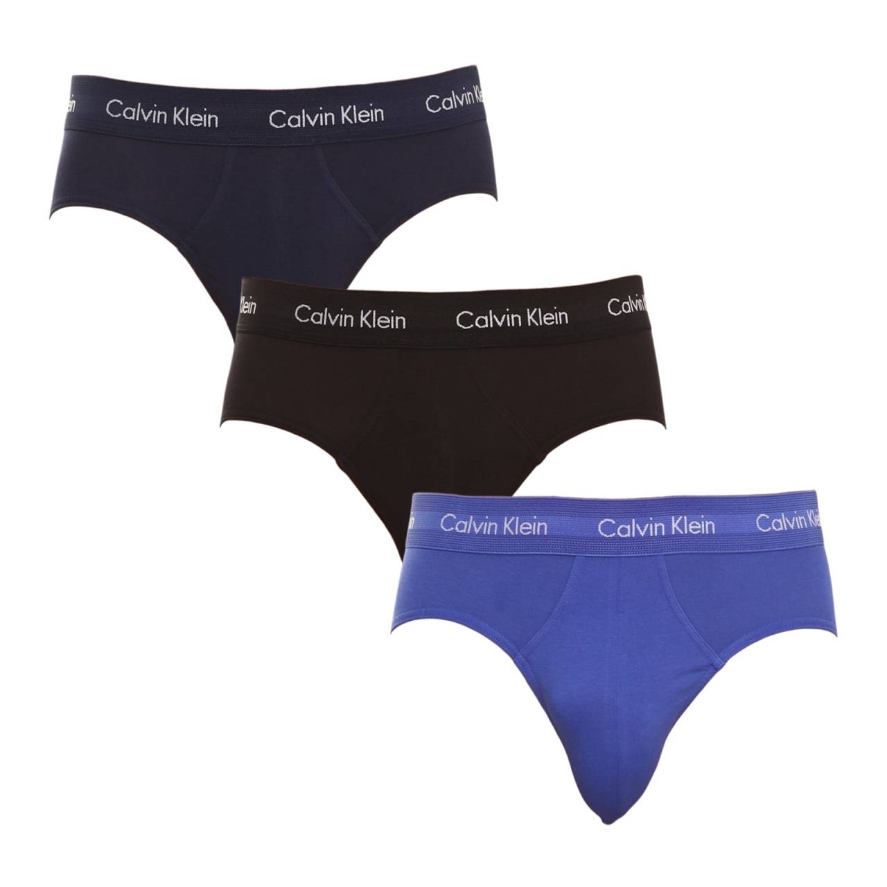 3PACK calzoncillos para hombre Calvin Klein multicolor (U2661G-4KU) M.
Apueste por una combinación probada de comodidad, calidad y estilo icónico.
Material agradable para una mayor comodidad durante todo el día
Los calzoncillos están confeccionados en una mezcla de algodón y elastano de alta calidad.
Diseño elegante con cintura elástica icónica
El diseño minimalista se complementa con el elástico con el logotipo de Calvin Klein en relieve, que confiere a todo el modelo un aspecto moderno pero atemporal.
Ventajas que apreciará cada día

Algodóntranspirable: Te mantiene fresco todo el día.


Flexibilidad gracias al elastano: El slip se adapta perfectamente al cuerpo y no limita los movimientos.


Elegante goma tejida: El logotipo de Calvin Klein confiere a los calzoncillos un aspecto atemporal.

La ropa interior Calvin Klein te da un estilo único
La ropa interior masculina Calvin Klein es uno de los incondicionales de la industria de la moda.
Cómo cuidar los calzoncillos Calvin Klein
Con los cuidados adecuados, los calzoncillos Calvin Klein se mantendrán como nuevos durante mucho tiempo, y te aportarán estilo y comodidad en uno cada día.

Lavandería: Lavar los calzoncillos a 30°C, idealmente del revés para conservar el color y la calidad del elástico.
Secado: Puedes secar los calcetines en secadora, pero elige el programa delicado a baja temperatura.
Planchado: No planchar.

Consejo: Encontrar la prenda interior adecuada que se adapte perfectamente a ti puede ser todo un reto.