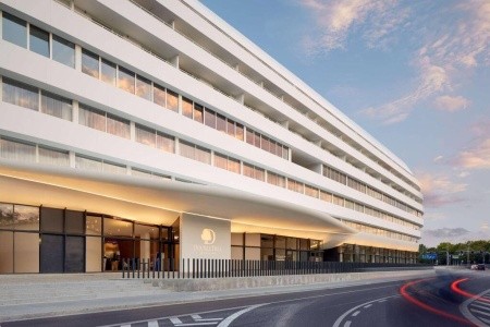 Poľsko Dolní Slezsko Doubletree By Hilton Wroclaw 2 dňový pobyt Raňajky Vlastná July 2026 (16/07/26-17/07/26)