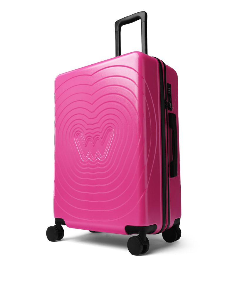 VUCH Unika Magenta.

Mere lupine: 57 × 43 × 26,5 cm
Teleskopski ročaj na treh višinskih nivojih
Prostoren mrežast predal na zadrgo z dodatnim žepom na zadrgo
Fleksibilen fiksacijski jermen s plastično sponko
Zgornji in stranski ročaji za oprijemanje v več položajih
4 vgrajena kolesca (višina 9 cm) za tih in gladek tek
Odporna lupina iz ABS polikarbonata proti običajnim praskam in udarcem
Kombinirana ključavnica s TSA ključavnico (ni nevarnosti poškodovanja ključavnice pri kontroli med potovanjem v ZDA)
Navodila za nastavitev ključavnice
 KOVČKI
Odkrijte novo kolekcijo kovčkov, ki definirajo sodobno potovanje.
Združujejo vrhunsko zasnovo z maksimalno funkcionalnostjo – lupinasta konstrukcija zagotavlja zanesljivo zaščito in dolgo življenjsko dobo, medtem ko sofisticirane barvne različice dodajajo vsakemu potovanju stilski poudarek.