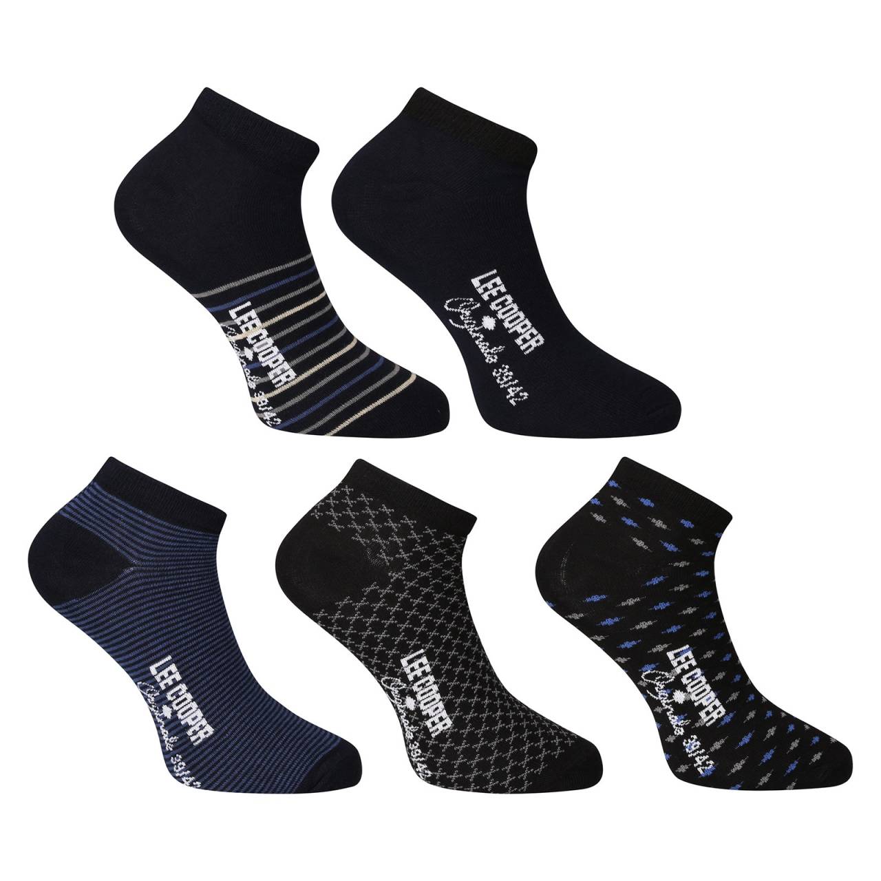 5PACK chaussettes Lee Cooper basses multicolores (PO41030) M.
Offrez-vous la qualité et le style britanniques avec les chaussettes basses Lee Cooper.
Matériaux confortables pour une utilisation quotidienne
Les chaussettes Lee Cooper sont fabriquées à partir d'un mélange de matériaux de qualité qui garantissent confort et durabilité.
Le design minimaliste s'adapte à toutes les tenues
Les chaussettes Lee Cooper ont un design simple et élégant qui convient à toutes les activités.
Pourquoi choisir les chaussettes Lee Cooper ?

Confort et qualité : La matière en coton est douce pour la peau et assure un confort tout au long de la journée.
Design élégant : Le look lisse et minimaliste mettra en valeur n'importe quelle tenue.
Utilisation polyvalente : Idéal pour la vie de tous les jours et les activités sportives.

Les sous-vêtements Lee Cooper s'adaptent à toutes les situations
La marque britannique Lee Cooper est connue dans le monde entier et son portefeuille est très large.
Comment entretenir vos nouvelles chaussettes préférées
Pour que vos chaussettes Lee Cooper durent le plus longtemps possible, nous vous recommandons de suivre les conseils suivants :

Blanchisserie : Per à une température maximale de 30 °C.
Sèche-linge : Ne pas sécher au sèche-linge, ne pas utiliser d'eau de Javel et éviter le nettoyage à sec.
Repassage : Les chaussettes n'ont pas besoin d'être repassées.

Conseil : Devenez un expert de l'entretien de la lingerie les conseils de notre article et donnez à vos pièces préférées le soin qu'elles méritent.