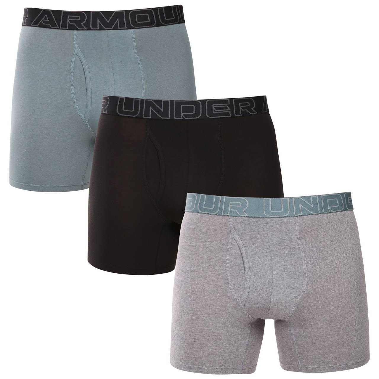 3PACK pánske boxerky Under Armour viacfarebné (1383889 035) 5XL, trenky.
Ak hľadáte spodnú bielizeň, ktorá vám poskytne skvelú oporu pri športe aj každodennom nosení, potom sú boxerky Under Armour tou správnou voľbou!
Prvotriedna zmes materiálov pre maximálne pohodlie
Boxerky Under Armour sú vyrobené zo zmesi bavlny a umelých vlákien, čo im dodáva priedušnosť, pružnosť a príjemný pocit na pokožke.
Tkaná guma a dlhšie nohavice pre väčšie pohodlie a ochranu
Pružný elastický pás s logom Under Armour drží boxerky bezpečne na svojom mieste bez toho, aby tlačili alebo zaborili.
Prečo si vybrať boxerky Under Armour?

Skvelá kombinácia materiálov: Funkčné materiály zaisťujú maximálne pohodlie.
Dlhšie nohavice: Skvelá podpora a pohodlie počas celého dňa.
Ideálne na šport a bežné nosenie: Funkčný dizajn, priedušné materiály a dokonalý strih.

Spodná bielizeň Under Armour pre aktívny životný štýl
Značku Under Armour založil bývalý hráč amerického futbalu Kevin Plank, ktorý bol nespokojný so svojím športovým oblečením, ktoré sa ľahko potilo a rozhodne nevonia.
Ako sa starať o boxerky Under Armour?
Aby ste mali istotu, že vaše boxerky zostanú dlho v skvelom stave, odporúčame dodržiavať tieto pokyny.

Pranie: Odporúčame prať pri teplote 30 °C, aby sa zachovala elasticita a farba.
Sušenie: Neodporúčame, sušte na vzduchu, aby ste zabránili poškodeniu vlákien.
Žehlenie: Nežehlite, materiál je prirodzene odolný voči pokrčeniu.

Tip: Športová bielizeň si zaslúži šetrné zaobchádzanie.
