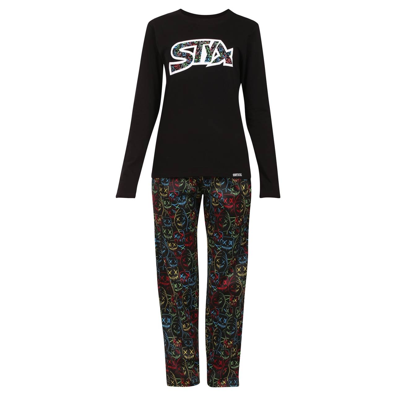 Dámske pyžamo Styx masky (PDD1853) L.
Chcete spojiť pohodlie, štýl a kvalitnú českú výrobu?
Prémiové materiály pre maximálne pohodlie
Dámske pyžamo Styx je vyrobené z prvotriednych materiálov, ktoré vám zabezpečia pohodlie počas celej noci.
Pohodlný strih a štýlový dizajn na pokojný spánok
Strih dámskeho pyžama Styx vám poskytne maximálne pohodlie pri odpočinku a spánku.
Prečo si vybrať dámske pyžamo Styx?

Prvotriedna kombinácia materiálov: Bavlnený satén na nohavice, mäkká bavlna na košeľu.
Pohodlný strih: Voľnosť pohybu a maximálne pohodlie pri spánku.
Vyrobené v ČR: Podpora miestnej výroby a záruka kvality.

Kvalita z Českej republiky, to je spodná bielizeň Styx
Spodná bielizeň Styx sa kompletne vyrába v Českej republike.
Ako sa starať o pyžamo Styx?
Aby vaše pyžamo zostalo dlho krásne a pohodlné, dodržiavajte tieto pokyny:

Pranie: Per na 30 °C s jemným pracím prostriedkom.
Sušenie: Nepoužívaj sušičku, suš na vzduchu.
Žehlenie: Možno žehliť na nízku teplotu (odporúčame naruby)

Tip: Staňte sa expertom na údržbu spodnej bielizne vďaka radám v našom článku a doprajte svojim obľúbeným kúskom starostlivosť, ktorú si zaslúžia.