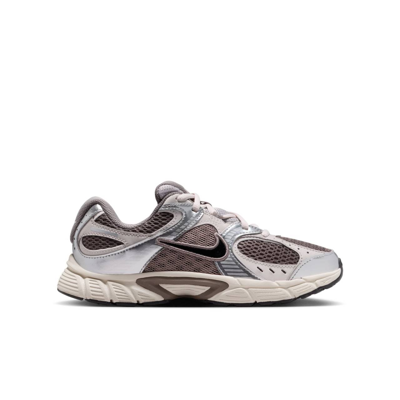 Nike V5 RNR Big Kids Shoes 37,5.