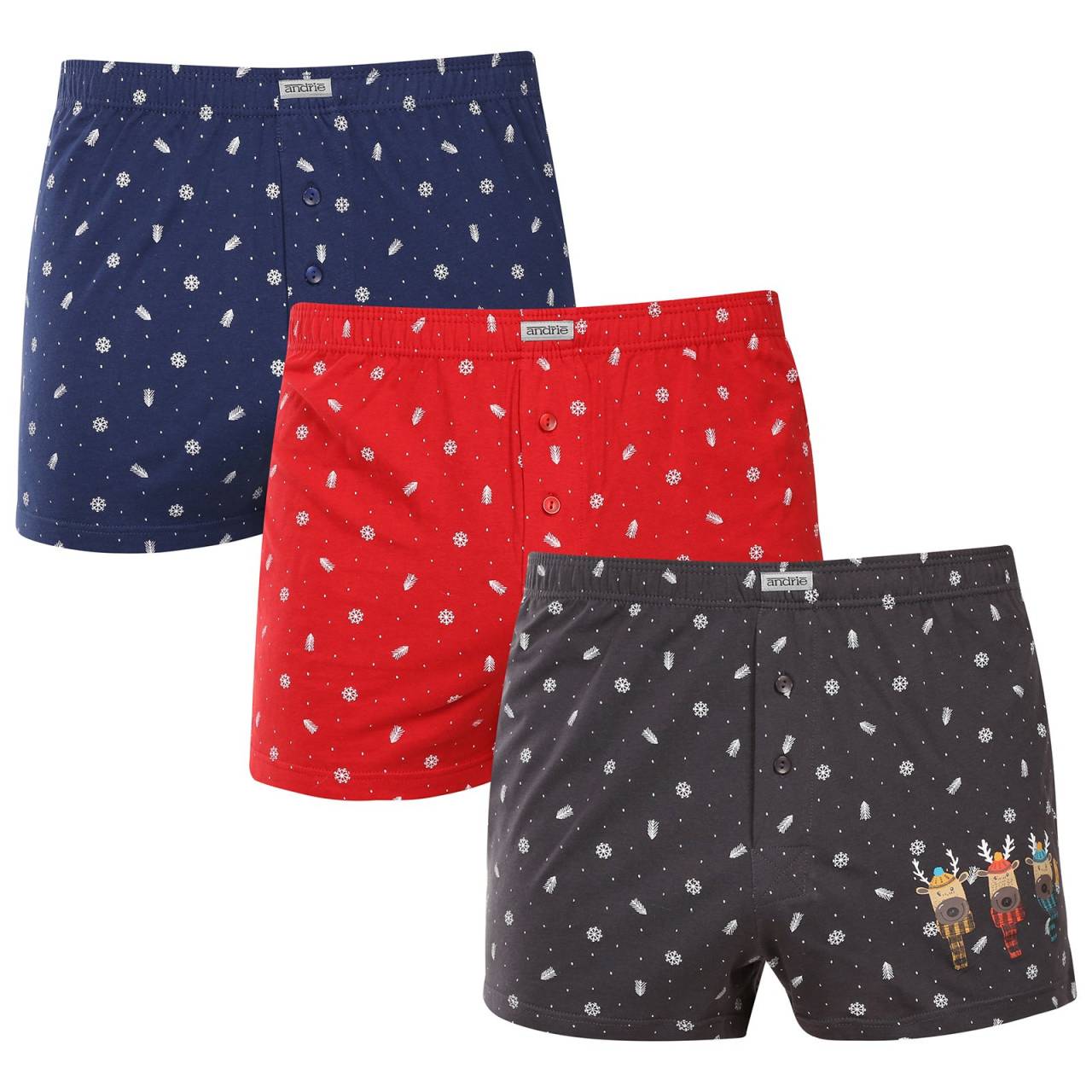 3PACK pánske trenky Andrie viacfarebné (PS 5911) L, trenírky.
Doplnite svoj šatník o pohodlný a štýlový kúsok.
Prémiový materiál pre celodenné pohodlie
Boxerky Andrie sú vyrobené zo 100 % bavlny, ktorá ponúka jemnosť a priedušnosť.
Elegantný dizajn a pohodlný strih
Boxerky majú diskrétne vzory v rôznych farbách, ktoré dodávajú šatníku moderný vzhľad a originalitu.
Prečo si kúpiť boxerky Andrie?

100% bavlna pre jemnosť a pohodlie.


Klasický voľný strih pre maximálny komfort.


Diskrétny dizajn, ktorý sa hodí na každú príležitosť.

Andrie ponúka české spodné prádlo pre mužov, ktorí vedia, čo chcú
Pánske boxerky Andrie vynikajú príjemnými materiálmi a kvalitným spracovaním.
Ako sa starať o boxerky Andrie
Aby si zachovali kvalitu a pohodlie, postupuj podľa týchto jednoduchých krokov:

Pranie: Per na maximálnej teplote 40 °C s jemnými pracími prostriedkami, aby materiál zostal mäkký a vzory intenzívne.


Sušenie: Boxerky nesušte v sušičke, odporúčame ich nechať voľne uschnúť.


Žehlenie: Pre hladký vzhľad môžete boxerky žehliť na nízkej teplote.

Tip: Staňte sa odborníkom na údržbu spodnej bielizne vďaka tipom v našom článku a doprajte svojim obľúbeným kúskom starostlivosť, ktorú si zaslúžia.