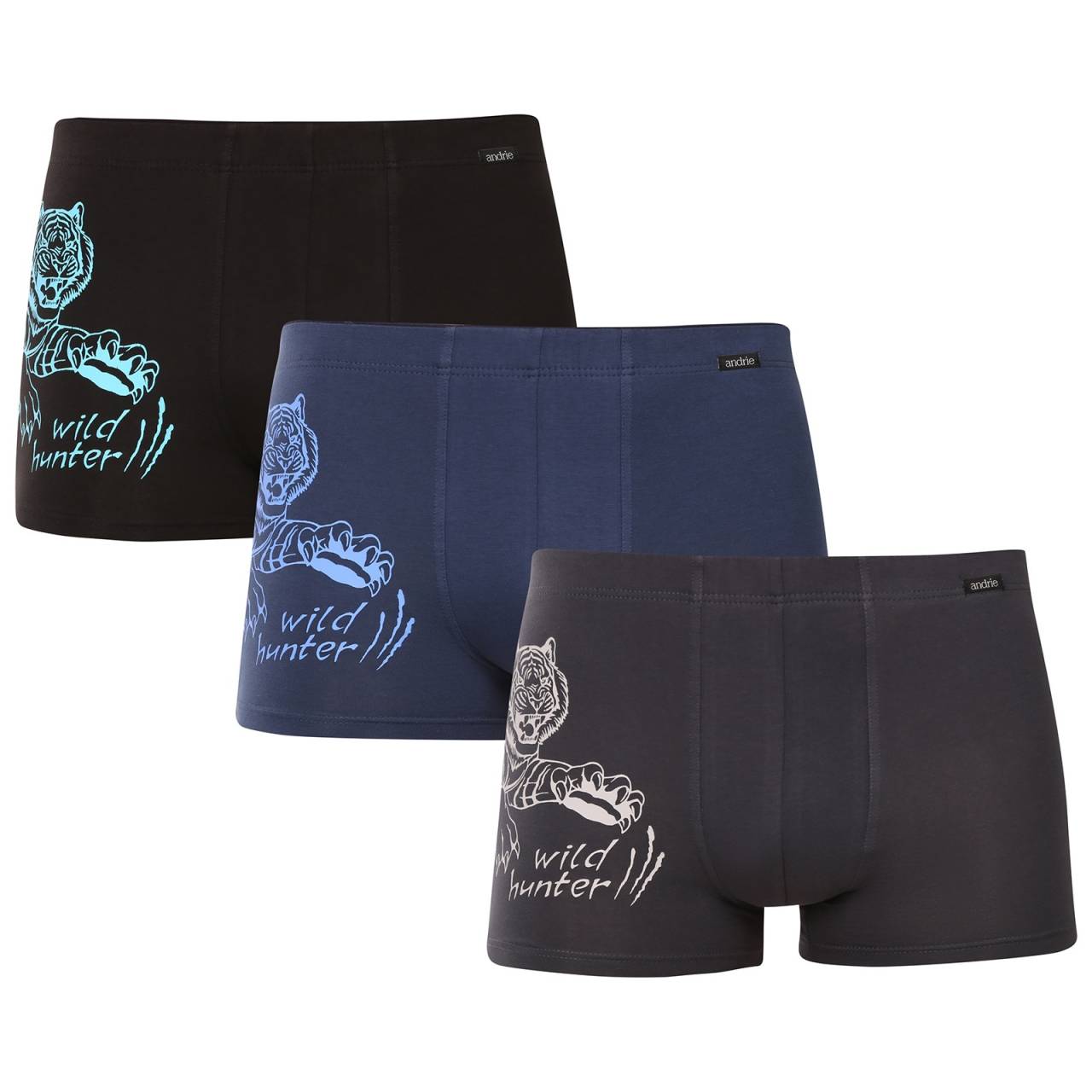3PACK pánske boxerky Andrie viacfarebné (PS 5865) XXL, trenky.
Hľadáte spodnú bielizeň, ktorá vám poskytne maximálne pohodlie, kvalitné spracovanie a zároveň vás nesklame ani svojim vzhľadom?
Kvalitný materiál, ktorý sa dobre nosí
Boxerky sú vyrobené z príjemnej zmesi bavlny s prímesou elastanu.
Moderný dizajn a klasický štýl
Boxerky majú pohodlný strih s dlhšími nohavičkami, ktoré oceníš pri každodennom nosení aj pri dlhšom sedení – nehrozí vyhrnutie ani odieranie.
Prečo vyskúšať boxerky Andrie

Pohodlný strih s dlhšími nohavičkami: Skvele sedia a držia tvar po celý deň bez zhrňovania.
Štýlový dizajn: Hravé, ale vkusné prevedenie, ktoré vám dodá šmrnc.
Kvalitný materiál: Kombinácia bavlny a elastanu pre ideálny pomer mäkkosti a pružnosti.

Andrie ponúka české spodné prádlo pre mužov, ktorí vedia, čo chcú
Pánske trenky Andrie vynikajú príjemnými materiálmi aj kvalitou spracovania.
Ako sa starať o pánske boxerky Andrie
Aby ti boxerky vydržali dlho v skvelom stave, odporúčame dodržiavať nasledujúce pokyny na údržbu.

Pranie: Boxerky odporúčame prať pri maximálnej teplote 40 °C.
Sušenie: Sušenie v sušičke sa neodporúča – vysoké teploty môžu poškodiť elastické vlákna a spôsobiť srážanie tkaniny.
Žehlenie: V prípade potreby môžete boxerky žehliť na nižšej teplote vhodnej pre bavlnu.

Tip: Staňte sa odborníkom na údržbu spodnej bielizne vďaka tipom v našom článku a doprajte svojim obľúbeným kúskom starostlivosť, ktorú si zaslúžia.