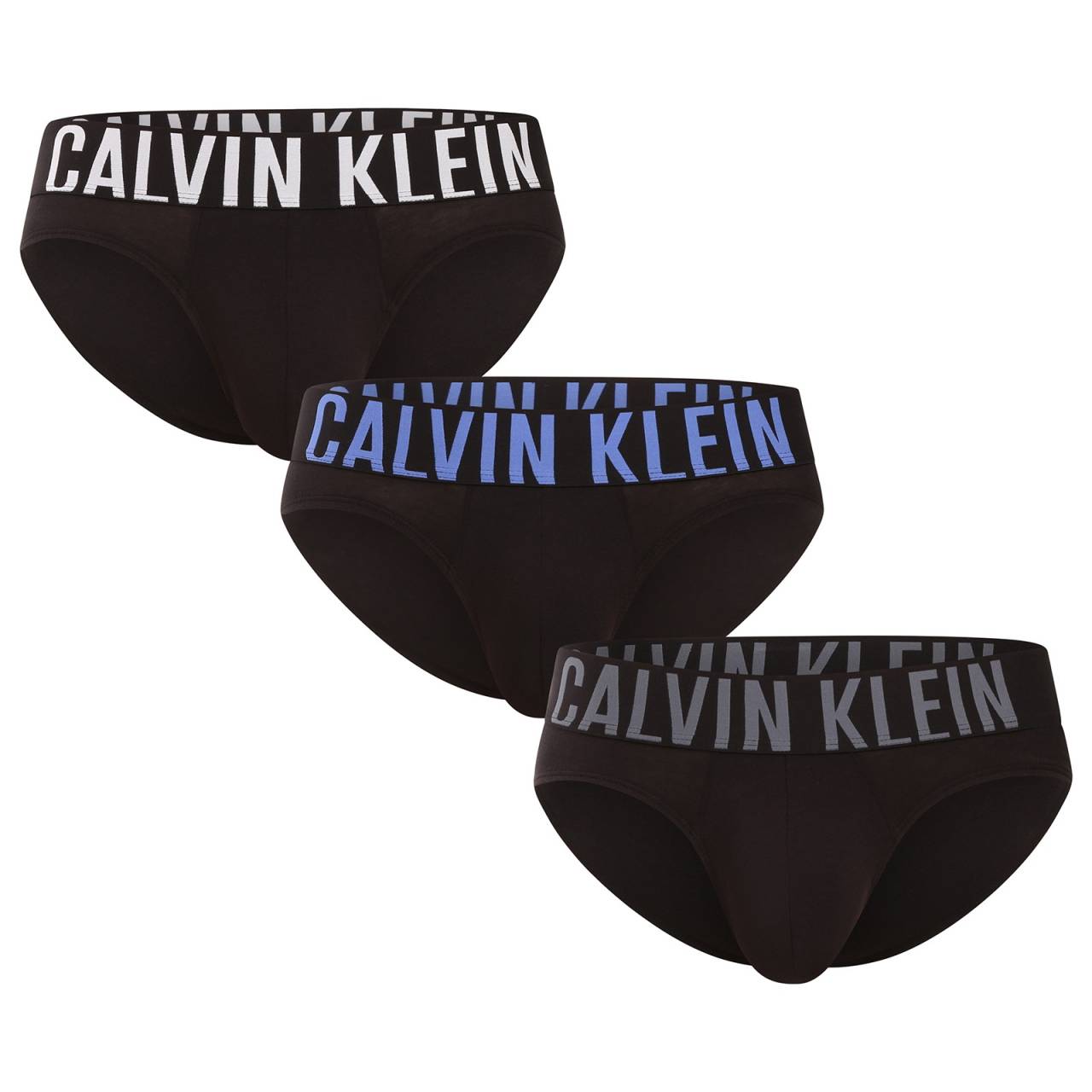 3PACK pánske slipy Calvin Klein čierné (NB3607A-ZDM) M.
Oblečte si luxusný komfort a ikonický štýl s pánskymi slipami Calvin Klein.
Prémiový materiál pre celodenné pohodlie
Slipy Calvin Klein sú vyrobené z kombinácie polyesteru a elastanu.
Štýl, ktorý sa prispôsobí vášmu rytmu
Klasické farby sú univerzálne a hodia sa ku každému outfitu.
Prečo si zamilujete slipy Calvin Klein

Ikona Calvin Klein: kombinácia jednoduchosti a štýlu značky.
Pohodlný materiál, ktorý si zachováva svoj tvar: Ideálny na každodenné nosenie a šport.
Tkaná guma: Perfektné prispôsobenie bez otlakov alebo skĺzavania.

Spodná bielizeň Calvin Klein vám dodá jedinečný štýl
Pánska spodná bielizeň Calvin Klein je základným kúskom módneho priemyslu.
Ako sa starať o slipy Calvin Klein
Aby ste si mohli svoje obľúbené spodné prádlo užívať čo najdlhšie, odporúčame dodržiavať tieto pokyny na údržbu.

Pranie: Odporúčame prať na 30 °C, ideálne naruby.
Sušenie: Slipy nesušte v sušičke – predĺžite tak ich životnosť a pružnosť.
Žehlenie: Nežehlite – syntetické materiály sa ľahko udržiavajú bez žehlenia.

Tip: Nájdenie správneho kusu spodnej bielizne, ktorý vám perfektne sedí, môže byť niekedy náročné.