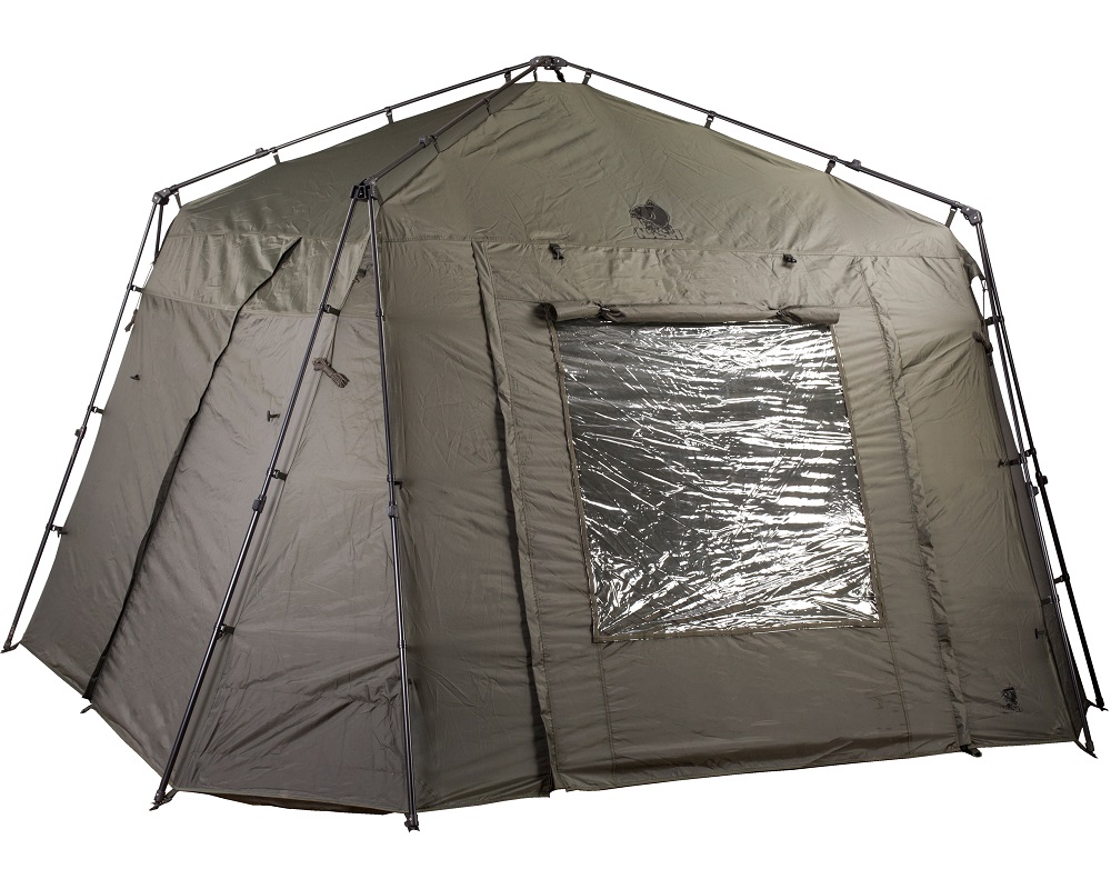 Nash prístrešok bank life gazebo.
 Gazebo poskytuje dvere na všetkých štyroch stranách.
 420D PU potiahnutý nylon, vodným stĺpcom 10000 mm dvojité nohy v rohoch pre väčšiu stabilitu zvládne ho postaviť jedna osoba unikátny rám bez nutnosti spájania tyčí jednoduché rozloženie a zloženie jedným dotykom vnútorné úložné vrecká v každom rohu dodávané s prepravnou taškou a kotviacimi kolíkmi Rozmery: (výška) 240cm (hĺbka) 330cm (šírka) 330cm