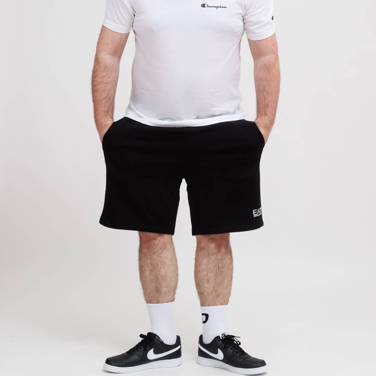 EA7 Emporio Armani Shorts XL.