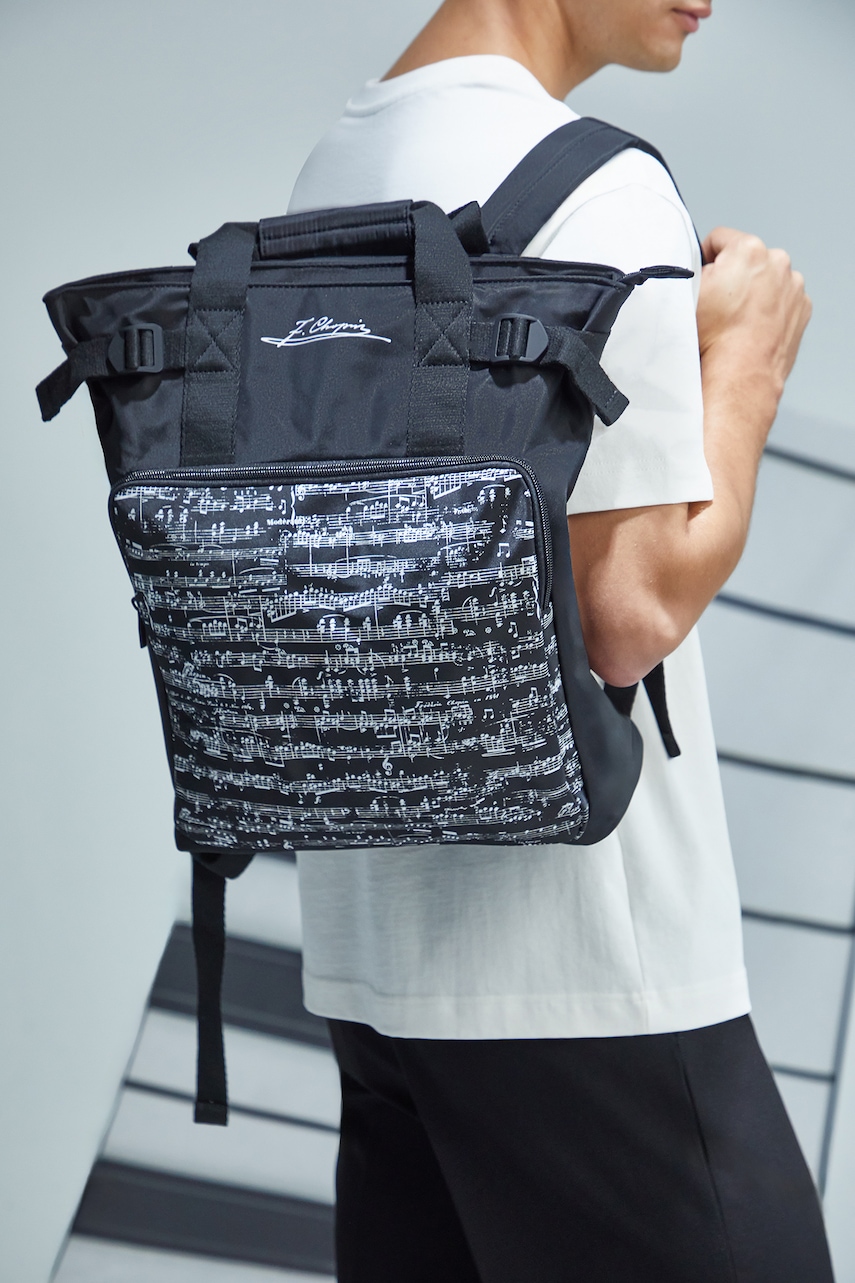 Ruksak Medicine čierna farba.