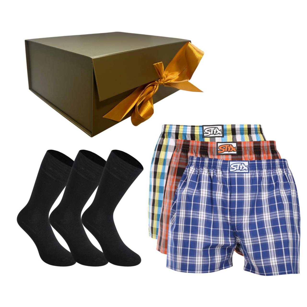 Pánska darčeková sada 3PACK trenky a 3PACK bambusové ponožky Styx (6STR) XXL, trenírky.
Hľadáš darček, ktorý bude praktický, štýlový a zároveň poteší?
Trenky Styx s klasickou gumou – česká klasika, ktorá sedí
Tieto trenky sú osvedčená klasika – ušité z kvalitnej 100 % bavlny, ktorá je príjemná na dotyk, priedušná a ideálna na celodenné nosenie.
Bambusové ponožky Styx – jemnosť a funkčnosť na maximum
Čierne vysoké ponožky z bambusového vlákna kombinujú hebkosť, priedušnosť a antibakteriálne vlastnosti.
Prečo si vybrať práve tento set?


100 % bavlnené trenky pre maximálne pohodlie


Antibakteriálne bambusové ponožky


Štýlová darčeková krabička so zlatou stuhou


Skvelý pomer cena/kvalita


Styx je česká značka s viac ako 30-ročnou tradíciou – navrhnuté aj ušité v ČR


Ako sa starať o trenky a ponožky Styx:
Pranie: Per na 30–40 °C.
Sušenie: Odporúčame sušenie na vzduchu.
Žehlenie: Trenky môžeš žehliť na strednej teplote.
Tento darčekový set Styx je ideálnou voľbou, ak chceš potešiť štýlovým a pohodlným spodným prádlom od poctivej českej značky.