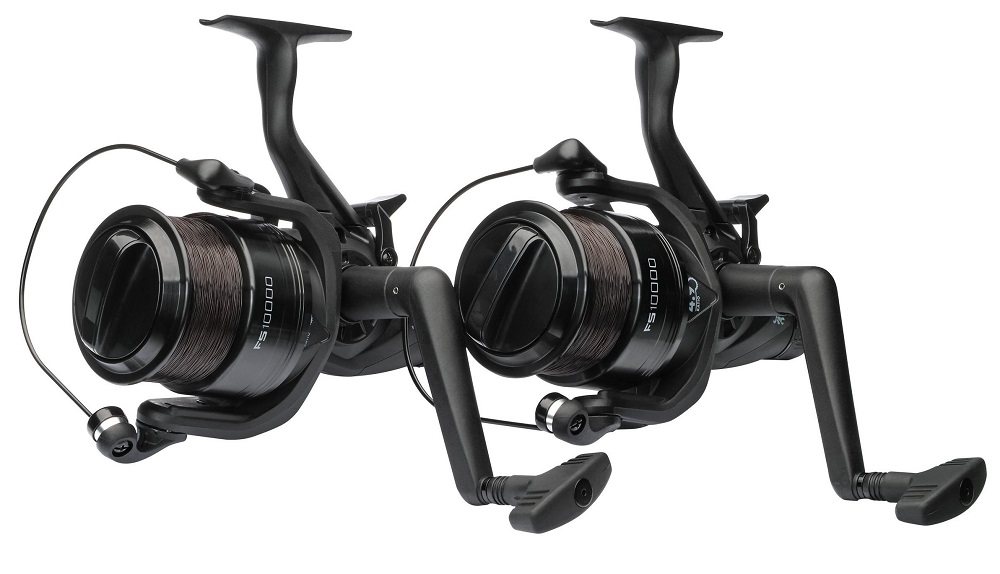 Jrc navijak pre spooled carp reel cr fs10000 1+1.
 Špecifikácia: •Ľahké grafitové telo a rotor •Voľnobežná brzda • Anti-reverzný systém spätného chodu •Multidiskový brzdný systém •Hliníková cievka s klipom na vlasec •Oscilačný systém paralelného vinutia •Už navinutý 0,35mm silný vlasec •Balenie obsahuje 2 navijaky