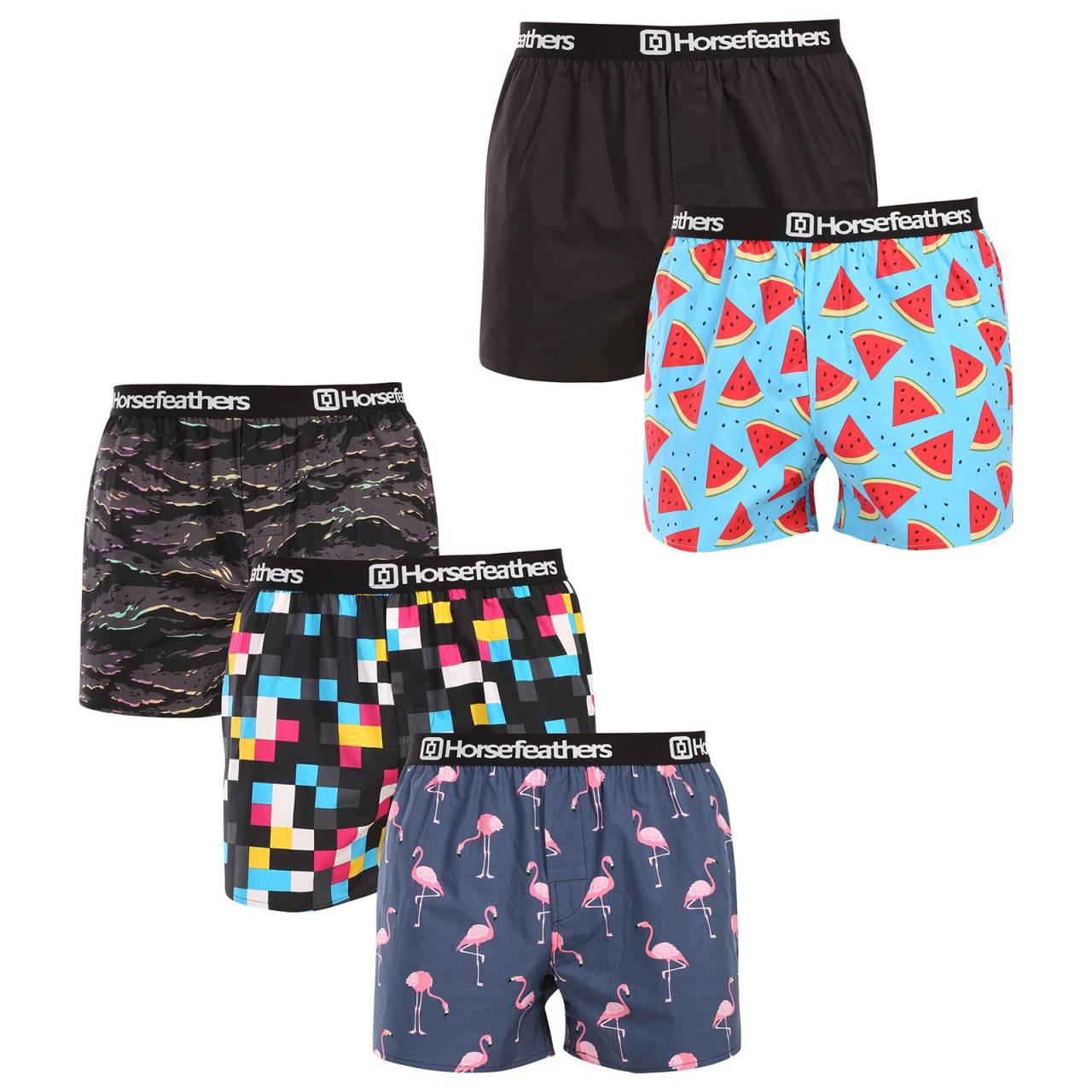 5PACK pánske trenky Horsefeathers Frazier Bundle 2 (AM287B) XXL, trenírky.
Ukážte svoj štýl a zmysel pre humor s pánskymi šortkami Horsefeathers.
Kvalitný materiál pre dokonalé pohodlie
Šortky Horsefeathers sú vyrobené zo 100 % bavlny, čo znamená, že vám ponúknu príjemný pocit na pokožke.
Originálny dizajn a pohodlné nosenie
Každý pár šortiek je vybavený jedinečnou potlačou, ktorá dodá vášmu šatníku štýl a moderný nádych.
Prečo si tieto šortky zamilujete?

Originálne potlače, ktoré dodajú zábavu každému dňu.


Pohodlný materiál a voľný strih pre celodenné pohodlie.


Kvalitné spracovanie od značky Horsefeathers, ktorá je synonymom štýlu a spoľahlivosti.

Pánske šortky Horsefeathers majú štýl
Slovo „horsefeathers“ znamená v angličtine „úplný nezmysel“, ale spodná bielizeň od rovnomennej značky vás presvedčí, že pri jej kúpe žiadny nezmysel nehrozí.
Ako sa starať o svoje nové šortky
Aby ste sa uistili, že vaše šortky zostanú čo najdlhšie v skvelej forme, dodržiavajte tieto pokyny:

Pranie: Perte pri maximálnej teplote 30°C s jemnými pracími prostriedkami.


Sušenie: Sušenie v bubnovej sušičke neodporúčame, aby sa materiál nezrazil alebo nepoškodil potlač.


Žehlenie: Šortky môžete žehliť pri nízkej teplote.

Tip: Staňte sa expertom na údržbu spodnej bielizne vďaka radám v našom článku a doprajte svojim obľúbeným kúskom starostlivosť, akú si zaslúžia.