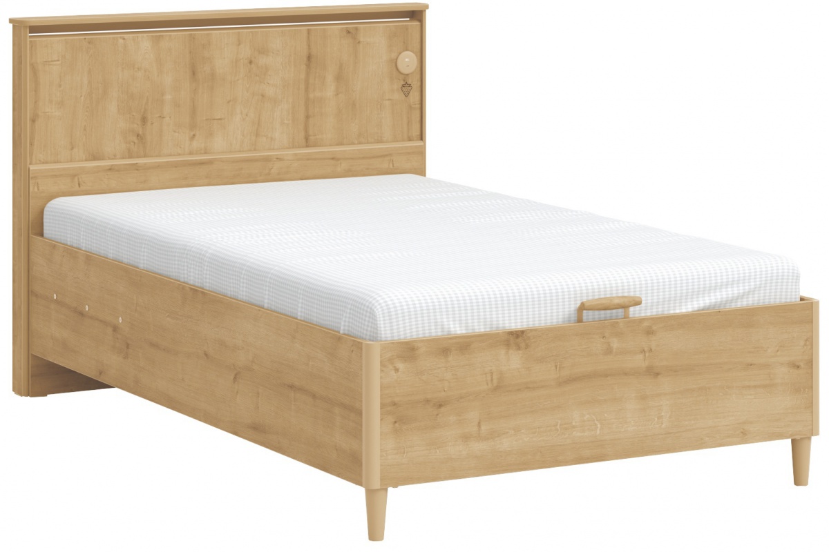 Posteľ 120x200cm s čelom a úložným priestorom cody - dub svetlý.

 

 

Pôsobivá posteľ Cody s kvalitným doskovým roštom poskytuje väčšie jednolôžko v rozmere 120x200cm a disponuje nosnosťou 130 kg.

 

 

K posteli patrí krásne zadné čelo, ktoré je v pravom rohu významne obohatené o USB port typu C so zapojením do zásuvky.

 

 

Rozmery postele s úložným priestorom Cody sú 129x105x216cm (š, v, h).

 

 

Všetky produkty z kolekcie Cody nájdete nižšie v súvisiacom tovare.