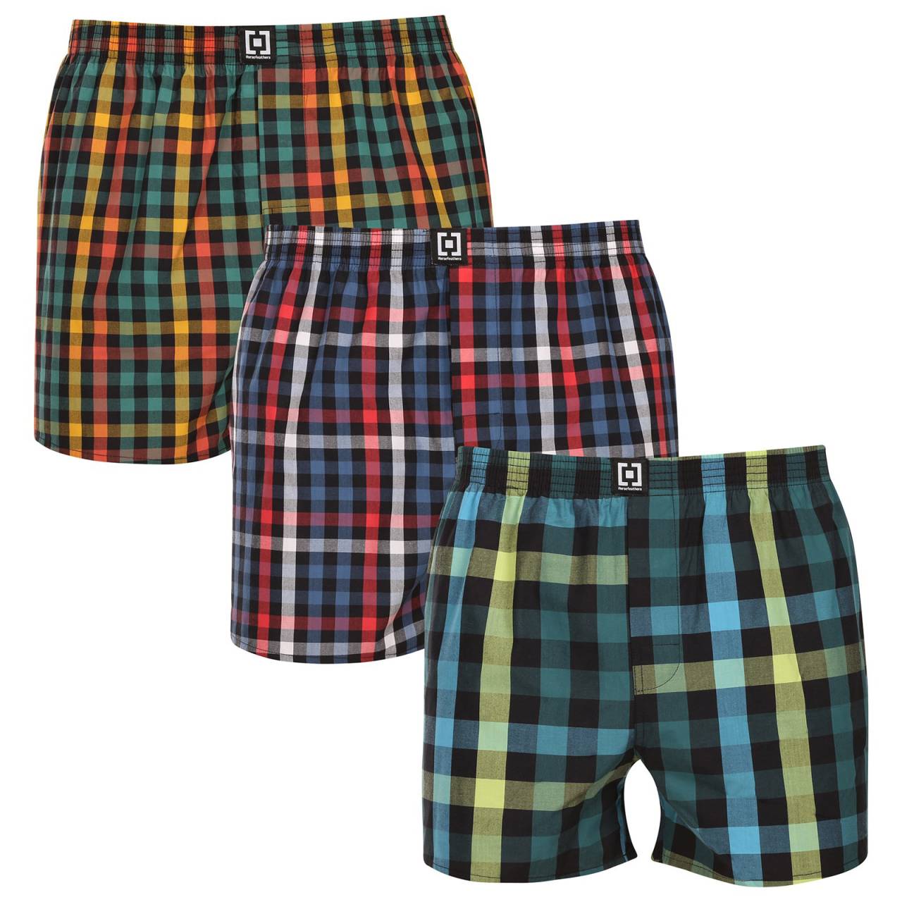 3PACK pánske trenky Horsefeathers Sonny Bundle 3 (AM285C) XXL, trenírky.
Doprajte si maximálne pohodlie a voľnosť s obľúbenými pánskymi šortkami Horsefeathers Manny v jedinečnom a zábavnom dizajne.
Kvalitný materiál pre vaše maximálne pohodlie
Šortky Horsefeathers sú vyrobené z kvalitnej 100 % bavlny, ktorá zaručuje výnimočnú mäkkosť a priedušnosť.
Funkčný dizajn a pohodlný strih
Šortky Horsefeathers majú pohodlný strih, ktorý vám poskytne úplnú voľnosť pohybu.
Prečo by ste určite mali vyskúšať šortky Horsefeathers

100% bavlnený materiál: Mäkký, priedušný a príjemný na dotyk pre maximálne pohodlie počas celého dňa.


Voľný strih: Poskytuje voľnosť pohybu bez obmedzovania, ideálny na relaxáciu a bežné nosenie.


Klasický elastický pás: Prispôsobí sa telu a udrží šortky na mieste bez nepríjemného škrčenia.


Moderný dizajn: Zábavné vzory a farby dodávajú spodnému prádlu jedinečný vzhľad.

Bielizeň Horsefeathers má štýl, vďaka ktorému šortky vyzerajú a pôsobia jedinečne.
Slovo „horsefeathers“ znamená v angličtine „úplný nezmysel“, ale spodná bielizeň od rovnomennej značky vás presvedčí, že jej kúpa nie je žiadny nezmysel.
Ako sa starať o svoje nové šortky Horsefeathers?
Vaša spodná bielizeň si zaslúži tú najlepšiu starostlivosť, aby ste si ju mohli užívať čo najdlhšie.

Pranie: Odporúčame prať pri maximálnej teplote 30 °C.


Sušenie: Šortky nie sú vhodné na sušenie v bubnovej sušičke, aby nedošlo k poškodeniu materiálu.


Žehlenie: Trenky sa môžu žehliť pri nízkej teplote.

Tip: Nájsť ten správny kus spodnej bielizne, ktorý vám dokonale padne, je niekedy náročné.