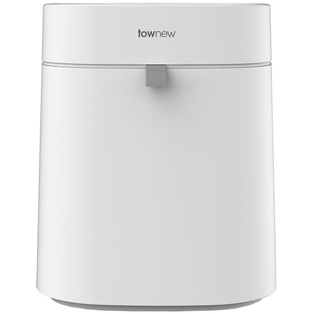 Townew T-Air Lite Smart - White (16,6 L) - Bezdotykový kôš.


	Samozatavení a doplnění pytle
	Bezdotykový provoz (sníží výskyt bakterií)
	Kapacita odpadního koše 16,6 L
	Automatická detekce plnosti pytle
	Tiché otevírání a zavíraní víka
	Až 1 měsíc používání na jedno nabití


Představení bezdotykového koše Townew T-Air Lite Smart

Jediný chytrý odpadkový koš se samouzavíracím a samovyměňujícím se systémem.



Bez dotyku, bez bakterií

Přesná senzorová technologie rozpozná pohyby a přibližující se předměty ze vzdálenosti až 35 cm a automaticky za vás otevře víko.



Dejte sbohem přetékajícím odpadkům

Townew T-Air Lite Smart rozpozná, když je přeplněný, a automaticky zvedne celý horní díl, aby sáček uzavřel. Tím pádem můžete zapomenout na jakékoli vysypání nebo znečištění.



Vodotěsnost

Nemusíte se bát používat jej v koupelně Townew T-Air Lite Smart je vodotěsný podle normy IPX3 s ochranou proti stříkající vodě.



Technická specifikace:


	Model: Townew T-Air Lite Smart Trash Can - White
	Barva: bílá
	Objem koše: 16,6 L
	Výška: 42,3 cm
	Šířka: 34,6 cm
	Hloubka: 34,6 cm
	Napájení: integrovaná Li-Ion baterie
	Doba nabíjení: 5 hod.


Obsah balení:


	1x Bezdotykový odpadkový koš Townew T-Air Lite Smart - White
	1x Odnímatelný plnicí kruh - až 25 pytlů
	1x Nabíjecí adaptér
	1x Uživatelský manuál