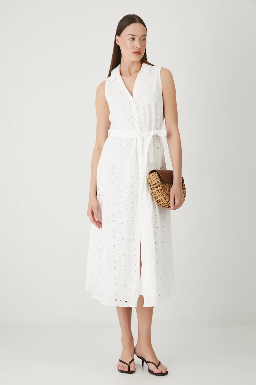 Bavlnené šaty Medicine biela farba, midi, áčkový strih.