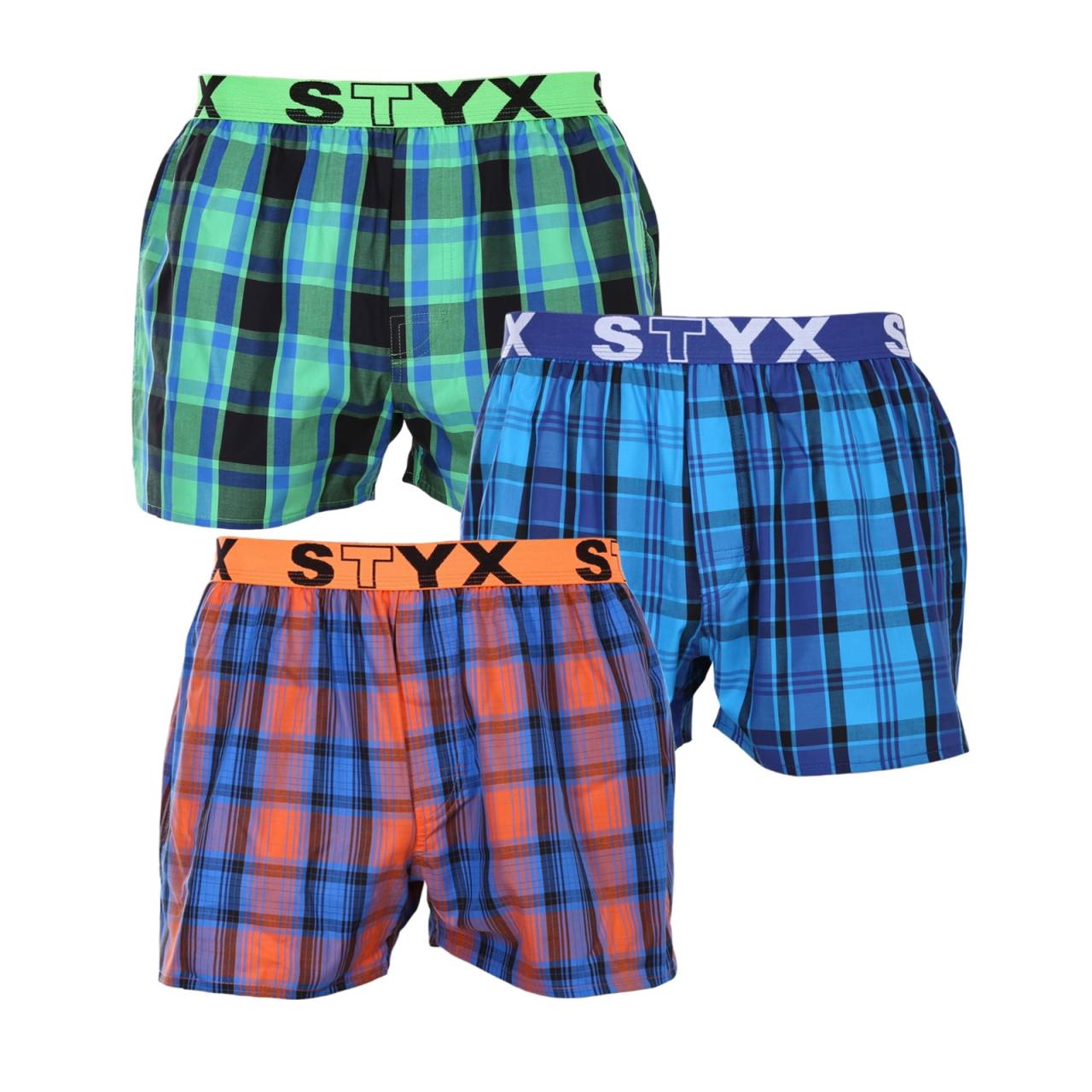 3PACK Herren Boxershorts Styx sportlicher Gummizug mehrfarbig (3B10456) XXL.
Sie sind auf der Suche nach Shorts, die Stil, Komfort und erstklassige Qualität vereinen?
Hochwertige Baumwolle für perfekten Komfort
Die Shorts sind aus hochwertiger 100%iger Baumwolle gefertigt, die sich nicht nur weich anfühlt, sondern auch wunderbar atmungsaktiv ist.
Klassischer Schnitt und moderner Look
Dank der lockeren Passform werden Sie sich in diesen Shorts rundum wohlfühlen, denn sie bieten viel Raum für natürliche Bewegungen.
Warum Sie unbedingt Styx-Shorts ausprobieren sollten

100% Baumwolle für maximalen Komfort: Die Shorts bestehen aus hochwertiger Baumwolle, die weich, atmungsaktiv und hautfreundlich ist und den ganzen Tag über für Komfort sorgt.
Sportlich gewebter Gummi: Das feste, aber bequeme Styx-Logo-Gummiband hält die Shorts an Ort und Stelle, ohne unangenehm einzuschneiden oder sich zu lockern.
Tschechische Produktion und hochwertige Verarbeitung: Styx ist eine tschechische Traditionsmarke, die auf präzise Verarbeitung, Haltbarkeit und Langlebigkeit ihrer Produkte stolz ist.

Die tschechische Marke Styx bietet Spaß und Premiumqualität
Styx-Unterwäsche ist besonders bei denjenigen beliebt, denen Individualität wichtig ist.
Wie pflege ich die Styx-Shorts?
Damit Ihre Shorts lange in Form bleiben, empfehlen wir die folgenden Tipps.

Waschen: Wir empfehlen, das Kleidungsstück bei 30 °C zu waschen, damit die Baumwolle ihre Weichheit behält und die Farben kräftig bleiben.
Trockner: Das Trocknen im Wäschetrockner wird nicht empfohlen, um ein Schrumpfen des Materials zu vermeiden.
Bügeln: Baumwolle kann gebügelt werden, aber wir empfehlen eine niedrigere Temperatur, um den Stoff nicht zu beschädigen.

Tip: Werden Sie ein Experte für die Pflege von Unterwäsche mit den Ratschlägen in unserem Artikel und geben Sie Ihren Lieblingsstücken die Pflege, die sie verdienen.
