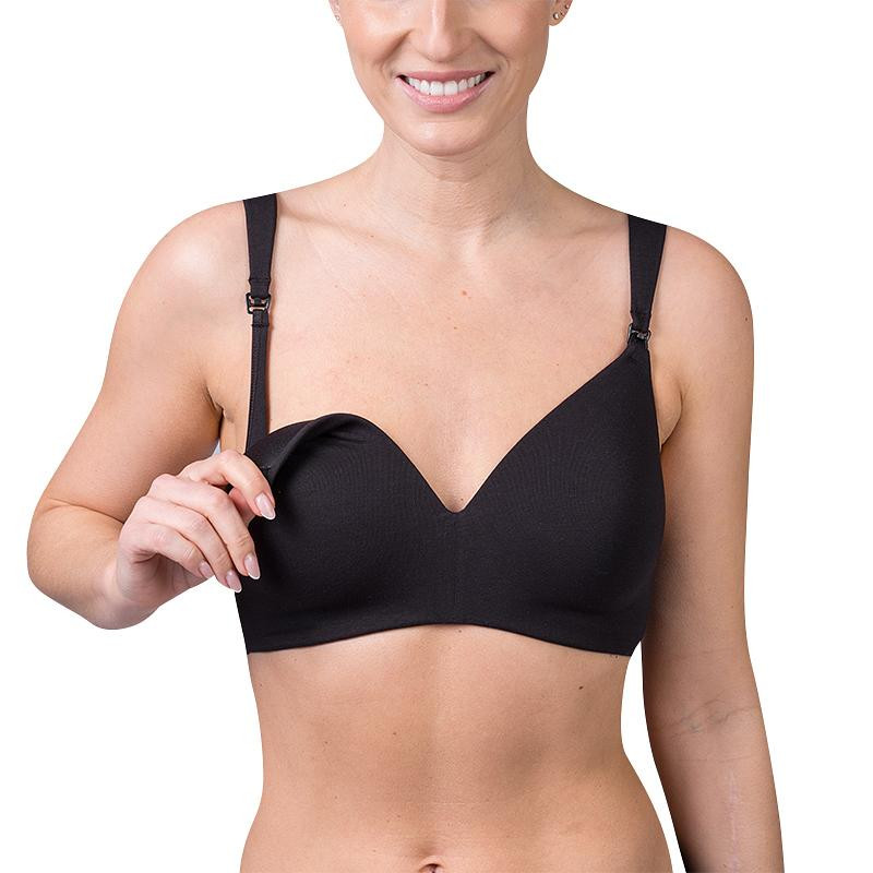 Dámska podprsenka Belinda kojacia čierna (BU835120-094) 80E.
Objavte pohodlie, ktoré si zaslúžite, s modernou a funkčnou dojčiacou podprsenkou Bellinda.
Príjemný materiál na každodenné pohodlie
Podprsenka je vyrobená z vysokokvalitnej zmesi bavlny, polyamidu a elastanu, čo zaručuje mäkkosť a priedušnosť.
Sofistikovaný dizajn bez kostice
Podprsenka na dojčenie Bellinda je bez kostice, takže netlačí ani neobmedzuje v pohybe.
Vďaka prepracovanému dizajnu je podprsenka pohodlná nielen počas dňa, v práci alebo na cestách, ale môžete v nej aj spať bez nepríjemného tlaku.
Prečo by ste mali vyskúšať dojčiacu podprsenku Bellinda

Mäkká a priedušná bavlna: Skvelá voľba pre citlivú pokožku.
Jednoduché dojčenie vďaka klipom: Pohodlie bez kompromisov.
Bez kostice: Nikde netlačí a je vhodná aj na spanie.
Univerzálny strih pre všetky typy pŕs: Ideálna počas tehotenstva a po pôrode.
Moderný vzhľad: Funkčnosť, ktorá skvele vyzerá.

Česká značka Bellinda má všetko pre sebavedomé ženy
Tradičná česká značka spodnej bielizne Bellinda začínala ako výrobca pančuchového tovaru, ktorý vyrába do Krásnej Lípy od roku 1882.
Ako sa starať o dojčiace podprsenky Bellinda
Aby vám vaša obľúbená podprsenka dlho vydržala v perfektnom stave, odporúčame vám dodržiavať tieto rady.

Pranie: Odporúča sa pranie na 30 °C, ideálne v ochrannom sáčku na jemnú bielizeň.
Sušenie: Podprsenku nesuš v sušičke.
Žehlenie: Nežehliť.

Tip: Vaša obľúbená spodná bielizeň si zaslúži šetrné zaobchádzanie.