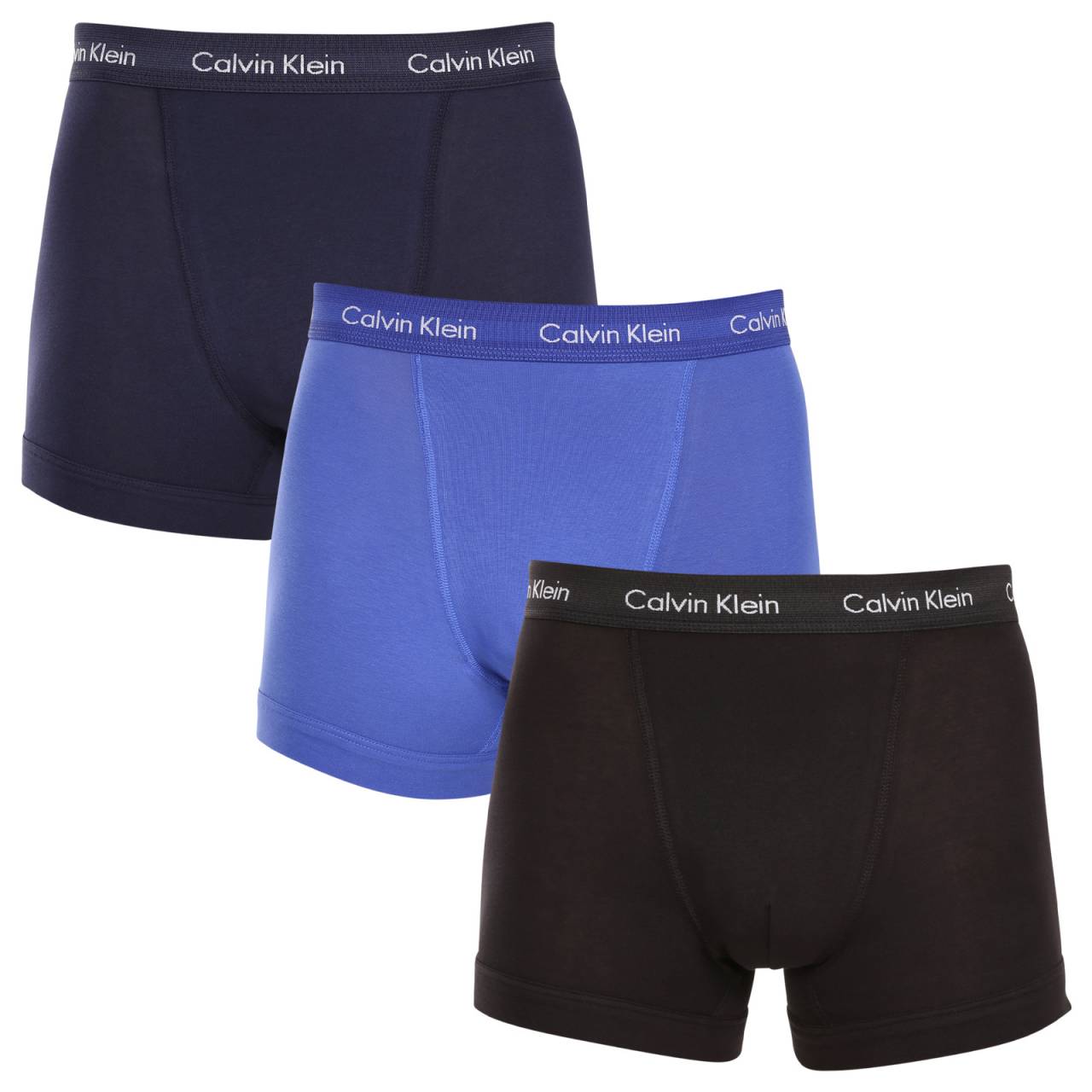 3PACK pánske boxerky Calvin Klein viacfarebné (U2662G-4KU) L, trenky.
Stavte na osvedčenú klasiku s pánskymi boxerkami Calvin Klein, ktoré spájajú pohodlie, kvalitu a štýl.
Pohodlný materiál, ktorý vás bude rozmaznávať
Tieto boxerky sú vyrobené z kvalitnej zmesi bavlny a elastanu.
Elegantný dizajn a pohodlný strih pre štýlových mužov
Boxerky Calvin Klein sú navrhnuté v minimalistickom dizajne s tkanou gumičkou s ikonickým logom značky, čo dodáva spodnej bielizni prémiový vzhľad.
Prečo by ste mali vyskúšať boxerky Calvin Klein

Prvotriedny materiál: Mäkký, priedušný a príjemný na pokožku pre maximálne pohodlie.


Dlhšie nohavice: Poskytujú dodatočnú podporu a krytie, vďaka čomu sú ideálne na každodenné nosenie a športové aktivity.


Tvarovaná guma s logom: Ikonická guma s logom Calvin Klein dodáva boxerkám elegantný vzhľad a zaisťuje, že zostanú na svojom mieste bez nepríjemného skĺzavania.


Štýlová farba: Tri rôzne farebné varianty (čierna, modrá a tmavomodrá) uľahčujú kombinovanie s rôznym oblečením.

Spodnú bielizeň Calvin Klein milujú ľudia na celom svete
Pánska spodná bielizeň Calvin Klein patrí k stáliciam módneho priemyslu.
Ako sa starať o svoje obľúbené boxerky Calvin Klein?
Aby vám nová spodná bielizeň dlho vydržala v špičkovom stave, odporúčame pri jej údržbe dodržiavať niekoľko jednoduchých zásad.

Pranie: Odporúčame prať pri maximálnej teplote 30 °C.


Sušenie: Boxerky môžete sušiť v sušičke pri nízkej teplote.


Žehlenie: Boxerky nežehlite, aby ste nepoškodili elastický pás a jemné vlákna.

Tip: Nájsť ten správny kus spodnej bielizne, ktorý vám dokonale padne, môže byť náročné.