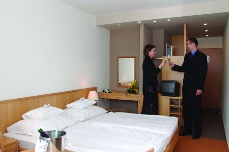 Maďarsko Balaton Hunguest Hotel Panoráma 4 dňový pobyt Polpenzia Vlastná September 2026 (13/09/26-16/09/26)