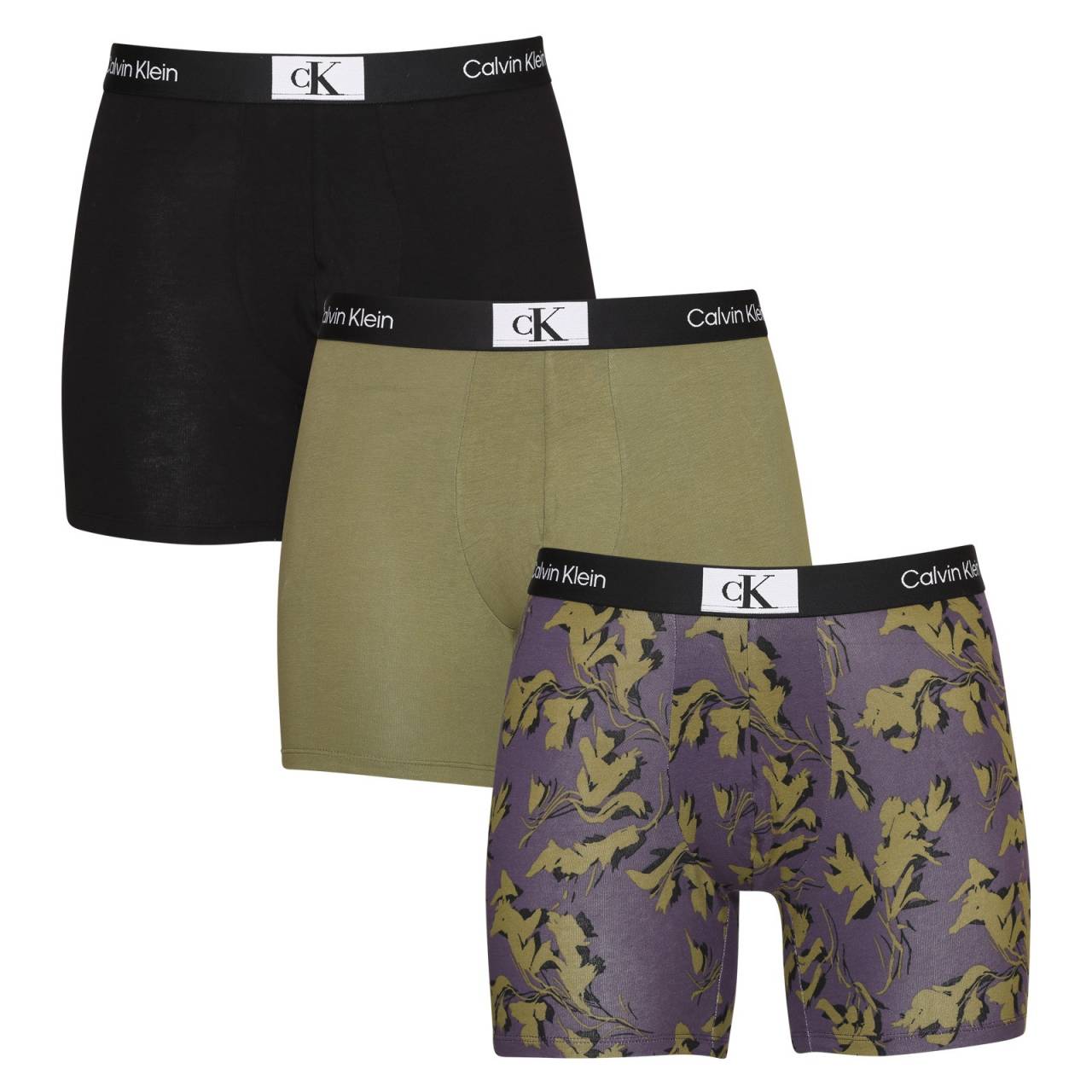 3PACK Herren Klassische Boxershorts Calvin Klein mehrfarbig (NB3529E-I14) L.
Genießen Sie ultimativen Komfort und Luxus mit den Calvin Klein Boxershorts für Männer in elegantem Schwarz.
Hochwertiges Material für ganztägigen Komfort
Die Boxershorts sind aus einer hochwertigen Mischung aus Baumwolle und Elastan gefertigt.
Elegantes Design und praktischer Schnitt
Die schwarze Farbe und der gewebte Gummizug mit kontrastierendem Calvin Klein-Logo sorgen für einen stilvollen und zeitlosen Look.
Warum Sie Calvin Klein Boxershorts lieben werden

Hochwertiges Material: Die Kombination aus Baumwolle und Elastan sorgt für Weichheit, Atmungsaktivität und Flexibilität für maximalen Komfort während des ganzen Tages.


Elegantes Design: Die zeitlose schwarze Farbe und das kultige, aufgestickte Calvin Klein-Logo verleihen den Boxershorts einen eleganten Look, der zu jedem Anlass passt.


Praktischer Schnitt: Die längeren Beine und die anpassungsfähige Passform bieten zusätzlichen Komfort und Bewegungsfreiheit, ideal für Freizeit, Beruf und Berufung.

Calvin Klein Unterwäsche wird von Menschen auf der ganzen Welt geliebt
Calvin Klein Herrenunterwäsche gehört zu den Aushängeschildern der Modeindustrie.
So pflegen Sie Ihre Calvin Klein Boxershorts
Damit Ihre neuen Boxershorts so lange wie möglich ihr Aussehen und ihre Qualität behalten, sollten Sie diese einfachen Richtlinien befolgen:

Wäscherei: Der Stift hat eine Höchsttemperatur von 30 °C.


Trocknen:  Das Trocknen im Wäschetrockner wird nicht empfohlen - Lufttrocknung ist die beste Option.


Bügeln: Boxershorts müssen nicht gebügelt werden, was Ihnen Zeit und Mühe erspart.

Tip: Die Suche nach Ihrer Lieblingsunterwäsche kann sehr langwierig sein, deshalb möchten wir, dass Ihre Lieblingsstücke lange halten.