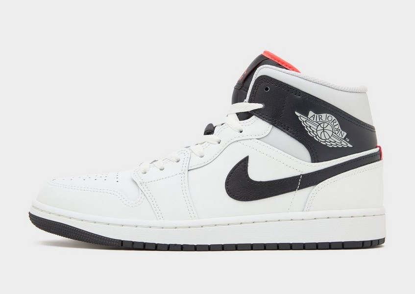 Air Jordan 1 Mid.