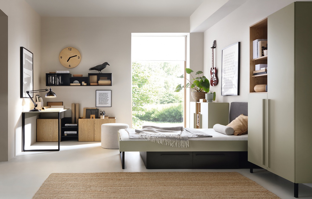 Malá študentská izba raquel - zelená/dub piesočný/čierna.

 

Nadčasový design skrinky je prvým aspektom, ktorý Vás určite zaujme.

 

Pohodlná študentská posteľ je najdôležitejším prvkom, na ktorý by ste mali pri zariaďovaní izby myslieť.

 

Komoda je opatrená 2 dvierkami za ktorými sa nachádza polica.

 

Písací stôl je absolútnou nevyhnutnosťou každej študentskej izby.

 

Závesná polica rôznorodými priestormi je nielen originálna svojím prevedením, ale navyše aj farbou.

 

Malá študentská izba sa skladá z týchto prvkov:


	Vysoká skrinka Raquel - 80x195x40cm (š, v, h)
	Študentská posteľ 90x200cm s úložným priestorom Raquel - 104x90x211cm (š, v, h)
	Komoda Raquel - 110x90x40cm (š, v, h)
	Písací stôl so skrinkou Raquel - 145x74,5x135cm (š, v, h) – rozmer v rohovej verzii
	Polica 125cm Raquel - 125x30x25cm (š, v, h)


 

Všetky produkty z kolekcie Raquel nájdete nižšie v súvisiacich produktoch.