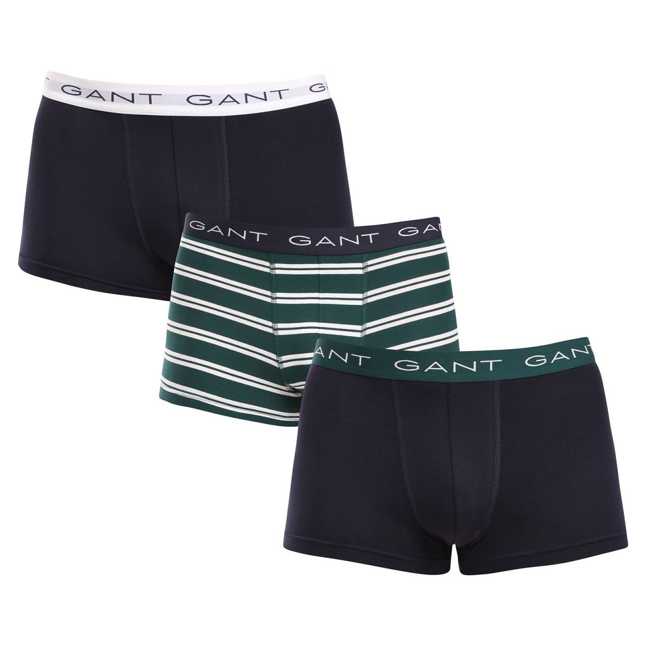 3PACK pánske boxerky Gant viacfarebné (902433023-310) XL, trenky.
Stavte na pohodlie a nadčasový vzhľad s pánskymi boxerkami GANT v nadčasovej farebnej kombinácii.
Prvotriedny materiál pre každodenné pohodlie
Boxerky sú vyrobené z kvalitnej zmesi bavlny a elastanu.
Moderný dizajn do práce aj na večerné rande
Jednoduchý dizajn dopĺňa vytkávaná guma v páse s logom GANT, ktorý je mäkký a netlačí.
Prečo by ste určite mali vyskúšať boxerky GANT

Kvalitný materiál a pohodlný strih:Mäkká bavlna s elastanom zaručuje pohodlie a skvelý strih.
Štýlový minimalistický dizajn: Klasické farebné prevedenie a vyšívané elastické logo pôsobia elegantne a moderne.
Univerzálnosť: Ideálne na každodenné nosenie, do práce, na šport aj na voľný čas.

Spodná bielizeň GANT pre štýlových mužov
Od roku 1949 je značka GANT synonymom precízneho remeselného spracovania a kvalitných materiálov.
Ako sa starať o pánske boxerky GANT
Aby vám spodná bielizeň dlho vydržala v skvelom stave, odporúčame dodržiavať tieto tipy.

Perte: Per ich pri maximálnej teplote 40 °C.
Sušenie: Boxerky môžeš sušiť v sušičke - odporúčame nastaviť šetrný program na nižšiu teplotu.
Žehlenie: Ak je to potrebné, môžeš ich žehliť na nízku teplotu, ideálne naruby.

Tip: Nájsť ten správny kus spodnej bielizne, ktorý vám dokonale padne, môže byť náročné.