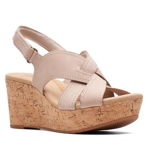 Sandále Clarks - Rose Erin 26171308 Sand Nubuck.