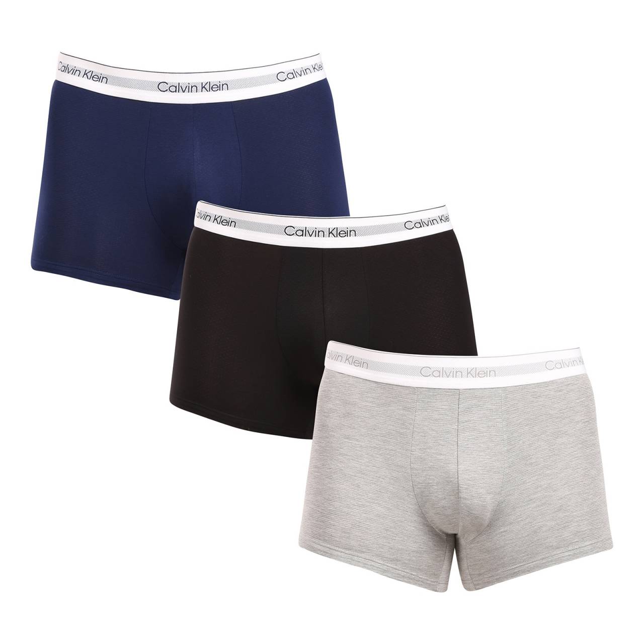 3PACK muške bokserice Calvin Klein višebojan (NB3953A-PS8) XL.
Kvalitetne bokserice za svaki ormar
Calvin Klein muške bokserice s dužim hlačama osiguravaju savršenu udobnost za svakodnevno nošenje, bilo da je pred vama važan radni sastanak ili penjanje.
Calvin Klein donje rublje vole ljudi diljem svijeta
Calvin Klein muško donje rublje spada u konstante modne industrije.
