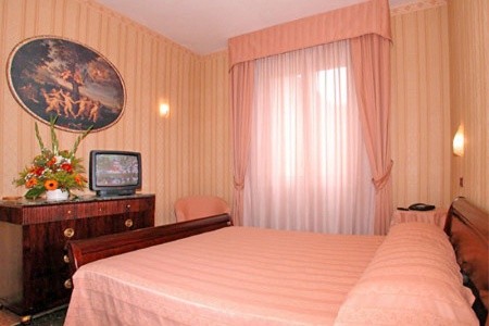 Taliansko Toskánsko La Pace (Pisa) 9 dňový pobyt Raňajky Vlastná May 2026 ( 5/05/26-13/05/26)