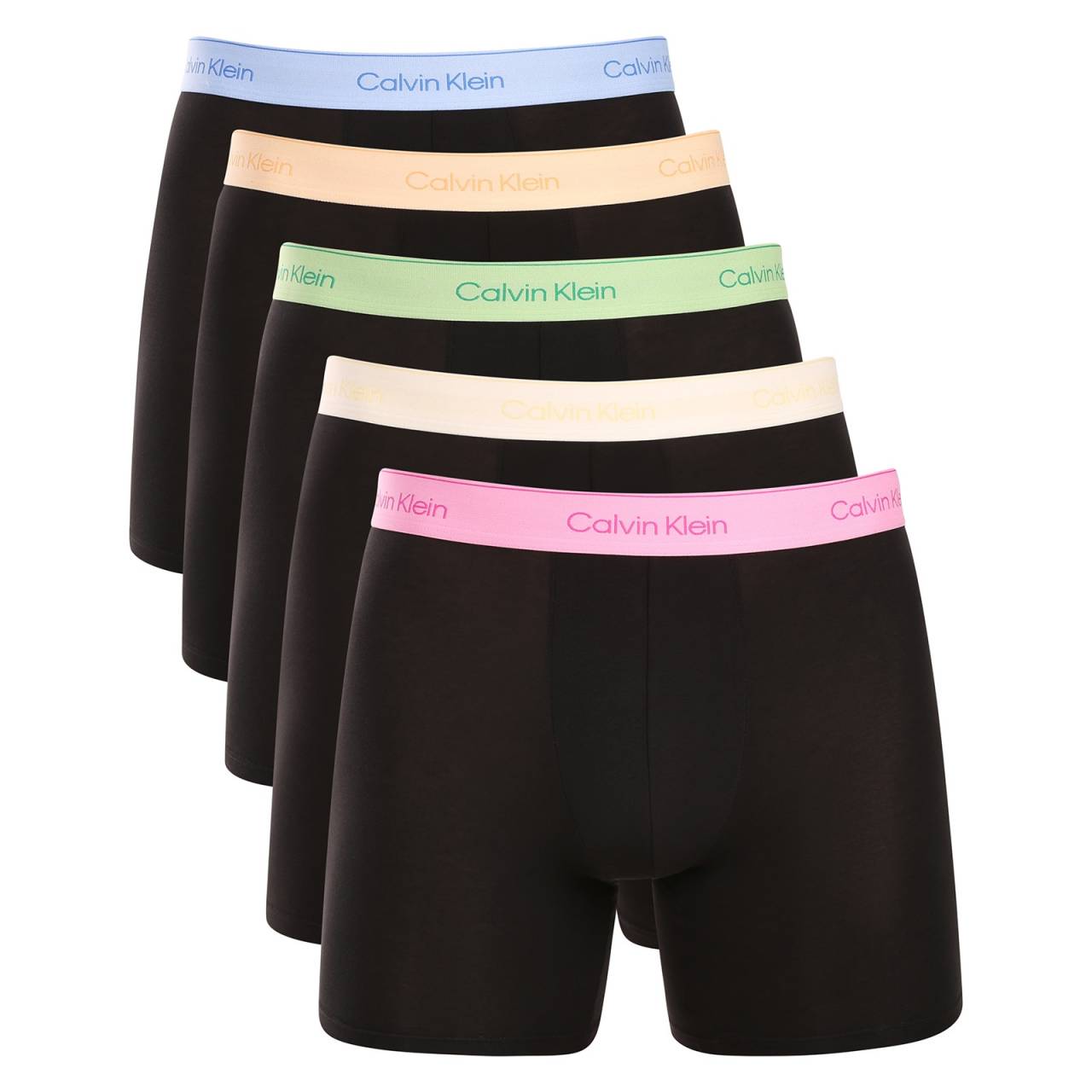5PACK pánske boxerky Calvin Klein čierne (NB4551-4X4) L, trenky.
Užívajte si maximálne pohodlie a luxus s pánskymi boxerkami Calvin Klein.
Kvalitný materiál pre celodenné pohodlie
Tieto boxerky sú vyrobené z prvotriednej zmesi bavlny a elastanu.
Elegantný dizajn a praktický strih
Tkaná guma s kontrastným logom Calvin Klein vytvárajú štýlový a nadčasový vzhľad.
Prečo si zamilujete boxerky Calvin Klein

Prvotriedny materiál: Kombinácia bavlny a elastanu zaručuje mäkkosť, priedušnosť a elasticitu pre maximálne pohodlie počas celého dňa.


Štýlový dizajn: Ikonické logo Calvin Klein s vyšívanou gumou dodáva boxerkám elegantný vzhľad vhodný na každú príležitosť.


Praktický strih: dlhšie nohavice a prispôsobivý strih poskytujú väčšie pohodlie a voľnosť pohybu, ideálne na bežné nosenie, do práce aj na voľný čas.

Spodnú bielizeň Calvin Klein milujú ľudia na celom svete
Pánska spodná bielizeň Calvin Klein patrí k stáliciam módneho priemyslu.
Ako sa starať o boxerky Calvin Klein
Aby si vaše nové boxerky zachovali svoj vzhľad a kvalitu čo najdlhšie, dodržiavajte tieto jednoduché pokyny:

Pranie: Perte ich pri maximálnej teplote 30 °C.


Sušenie: Sušenie v bubnovej sušičke sa neodporúča - najlepšou voľbou je sušenie na vzduchu.


Žehlenie: Boxerky nie je potrebné žehliť, čím ušetríte čas a námahu.

Tip: Hľadanie obľúbenej spodnej bielizne môže byť beh na dlhé trate, preto chceme, aby vám obľúbené kúsky dlho vydržali.