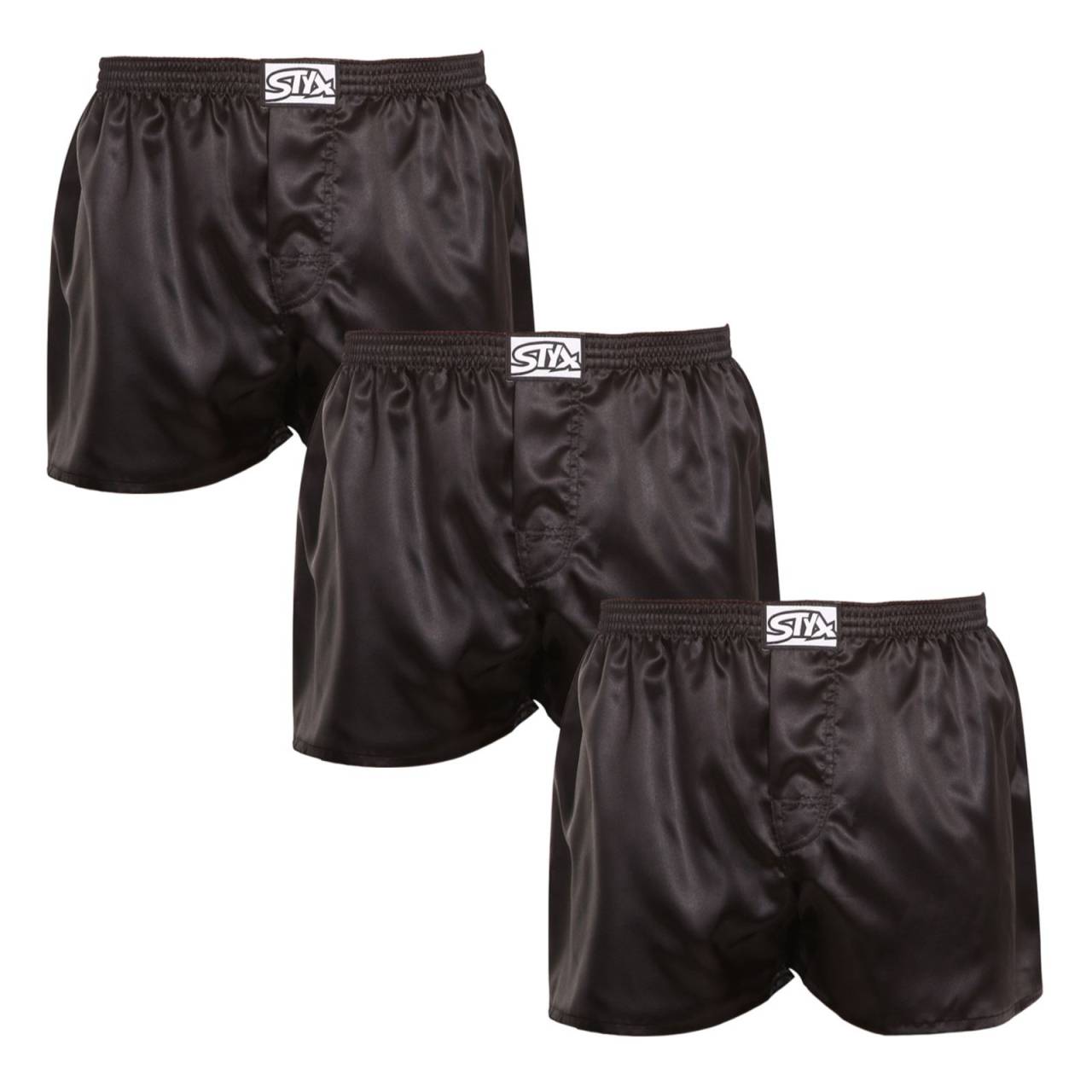 3PACK pánske trenky Styx klasická guma saténové čierne (3C0960) S, trenírky.
Zažite dokonalé pohodlie s pánskymi saténovými šortkami Styx v sexi čiernej farbe.
Prvotriedny materiál a spracovanie
Šortky sú vyrobené z polyesterového saténu, ktorý prináša niekoľko kľúčových výhod.
Moderný dizajn pre štýlových mužov
Čierna farba s miernym leskom dodáva týmto šortkám nadčasový a elegantný vzhľad.
Prečo by vám saténové šortky Styx nemali chýbať v šatníku

Elegantný dizajn: Saténový povrch a čierna farba prinášajú jedinečný štýl.
Maximálne pohodlie: Ľahký materiál a voľný strih vám zabezpečia pohodlie počas celého dňa.
Podpora českej výroby: Kupujete výrobok s pečaťou kvality z Českej republiky.

Spodná bielizeň Styx je jednou z najobľúbenejších
Česká značka Styx je medzi zákazníkmi známa najmä vďaka svojej spodnej bielizni s neotrelými vzormi vo výrazných farbách.
Ako sa starať o saténové šortky Styx?
Aby ste sa vo svojich obľúbených šortkách cítili pohodlne čo najdlhšie, odporúčame dodržiavať tieto tipy.

Pranie.
Sušenie: Sušenie v sušičke sa neodporúča.
Žehlenie: V prípade potreby môžete šortky žehliť pri nižšej teplote.

Tip: Nájsť ten správny kúsok spodnej bielizne, ktorý vám dokonale padne, je niekedy náročné.
