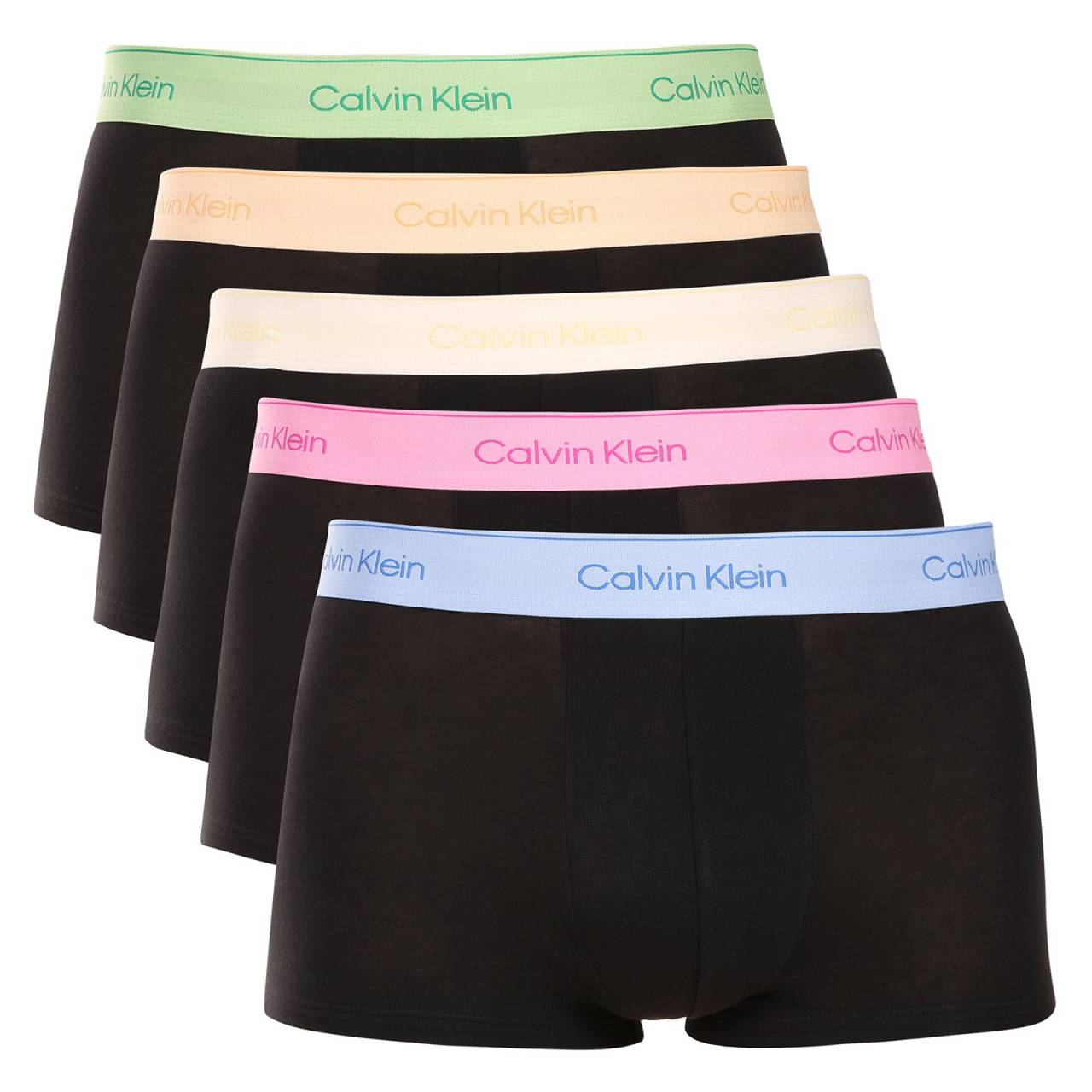 5PACK pánske boxerky Calvin Klein čierne (NB4550-4X4) L, trenky.
Užívajte si maximálne pohodlie a luxus s pánskymi boxerkami Calvin Klein.
Kvalitný materiál pre celodenné pohodlie
Tieto boxerky sú vyrobené z prvotriednej zmesi bavlny a elastanu.
Elegantný dizajn a praktický strih
Tkaná guma s kontrastným logom Calvin Klein vytvárajú štýlový a nadčasový vzhľad.
Prečo si zamilujete boxerky Calvin Klein

Prvotriedny materiál: Kombinácia bavlny a elastanu zaručuje mäkkosť, priedušnosť a elasticitu pre maximálne pohodlie počas celého dňa.


Štýlový dizajn: Ikonické logo Calvin Klein s vyšívanou gumou dodáva boxerkám elegantný vzhľad vhodný na každú príležitosť.


Praktický strih: dlhšie nohavice a prispôsobivý strih poskytujú väčšie pohodlie a voľnosť pohybu, ideálne na bežné nosenie, do práce aj na voľný čas.

Spodnú bielizeň Calvin Klein milujú ľudia na celom svete
Pánska spodná bielizeň Calvin Klein patrí k stáliciam módneho priemyslu.
Ako sa starať o boxerky Calvin Klein
Aby si vaše nové boxerky zachovali svoj vzhľad a kvalitu čo najdlhšie, dodržiavajte tieto jednoduché pokyny:

Pranie: Perte ich pri maximálnej teplote 30 °C.


Sušenie: Sušenie v bubnovej sušičke sa neodporúča - najlepšou voľbou je sušenie na vzduchu.


Žehlenie: Boxerky nie je potrebné žehliť, čím ušetríte čas a námahu.

Tip: Hľadanie obľúbenej spodnej bielizne môže byť beh na dlhé trate, preto chceme, aby vám obľúbené kúsky dlho vydržali.