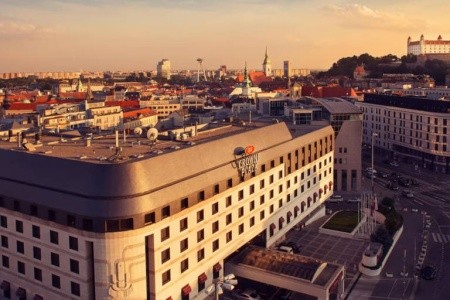 Slovensko Bratislava a okolie Crowne Plaza Bratislava 4 dňový pobyt Raňajky Vlastná November 2026 (27/11/26-30/11/26)