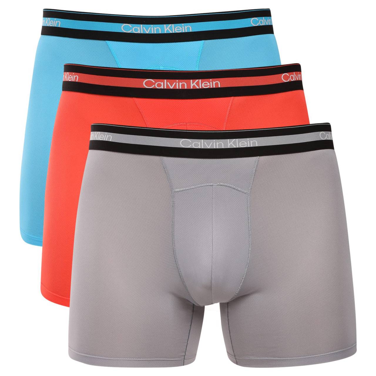 3PACK pánske boxerky Calvin Klein viacfarebné (NB4537-U2U) L, trenky.
Chcete boxerky, ktoré ponúkajú maximálne pohodlie, moderný dizajn a špičkovú kvalitu?
Prvotriedny materiál pre celodenné pohodlie
Tieto boxerky sú vyrobené z kombinácie polyesteru a elastanu, čo poskytuje dokonalú kombináciu mäkkosti, pružnosti a odolnosti.
Moderný dizajn a dokonalý strih
Minimalistický vzhľad s elastickým pásom dopĺňa logo Calvin Klein, ktoré dodáva boxerkám luxusný a sofistikovaný štýl.
Prečo si boxerky Calvin Klein zamilujete?

Ľahký a priedušný materiál: Ideálne na každodenné nosenie aj náročné športové aktivity.
Dlhšia nohavička: Poskytuje lepšie krytie a oporu, nezhrňuje sa a neškrtí.
Rýchloschnúce a odolné: Ideálne na aktívny životný štýl.
Nadčasový dizajn: minimalistický dizajn a luxusný vzhľad značky Calvin Klein.

Spodnú bielizeň Calvin Klein milujú ľudia na celom svete.
Pánska spodná bielizeň Calvin Klein patrí k stáliciam módneho priemyslu.
Ako sa starať o boxerky?
Aby si vaše boxerky zachovali dokonalý tvar a kvalitu čo najdlhšie, dodržiavajte tieto pokyny:

Praní: Doporučujeme prát na 30 °C s jemným pracím prostředkem.
Žehlení: Nedoporučuje se, aby nedošlo k poškození materiálu.
Sušenie: Sušenie v sušičke sa neodporúča, radšej sušte voľne na vzduchu.

Tip: Nájsť ten správny kus spodnej bielizne, ktorý vám dokonale padne, môže byť náročné.