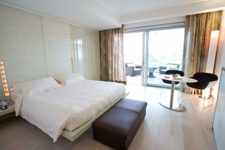 Taliansko Emilia Romagna Premier & Suites 5 dňový pobyt Raňajky Vlastná June 2026 (30/06/26- 4/07/26)
