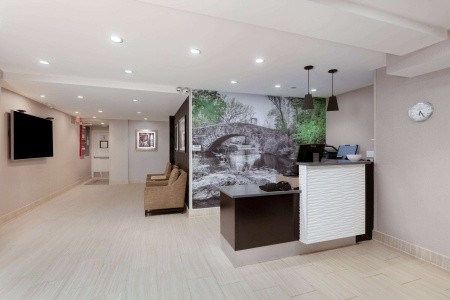 USA New York La Quinta Inn And Suites New York City Central Park 9 dňový pobyt Raňajky Letecky Letisko: Praha June 2026 (13/06/26-21/06/26)
