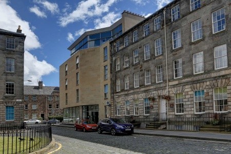 Veľká Británia Edinburgh Ten Hill Place 4 dňový pobyt Raňajky Letecky Letisko: Praha July 2026 (28/07/26-31/07/26)