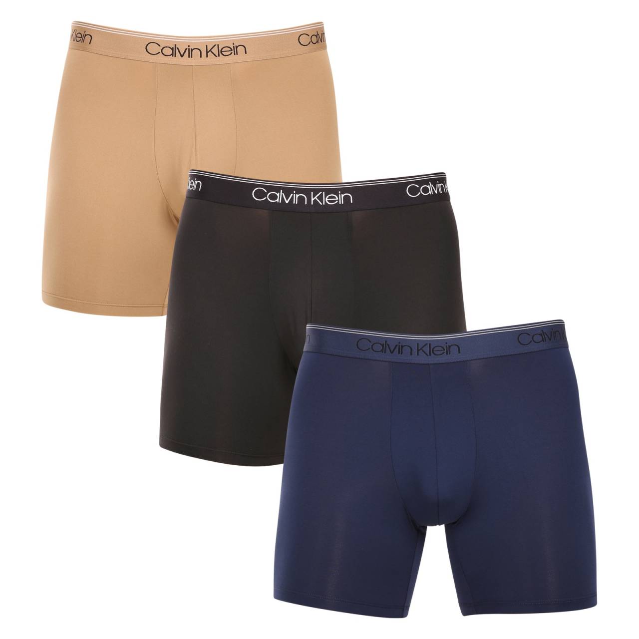3PACK Moške boksarice Calvin Klein večbarvne (NB2570A-KM1) XXL.
Želite bokserice, ki vam nudijo popolno udobje, sodoben dizajn in vrhunsko kakovost?
Vrhunski material za celodnevno udobje
Te boksarice so izdelane iz kombinacije poliestra in elastana, kar zagotavlja popolno kombinacijo mehkobe, raztegljivosti in trpežnosti.
Sodobna zasnova in popolno prileganje
Minimalistični videz z elastičnim pasom dopolnjuje logotip Calvin Klein, ki boksaricam daje razkošen in prefinjen slog.
Zakaj vam bodo všeč bokserice Calvin Klein?

Lahkoten in zračen material: Idealno za vsakodnevno nošenje in zahtevne športne dejavnosti.
Daljše hlačke: Zagotavljajo boljšo pokritost in podporo, se ne zvijajo in ne stiskajo.
Hitro sušenje in trpežnost: Kot nalašč za aktiven življenjski slog.
Brezčasno oblikovanje: Minimalistična zasnova in razkošen videz Calvina Kleina.

Spodnje perilo Calvin Klein obožujejo ljudje po vsem svetu
Moško spodnje perilo Calvin Klein je ena od stalnic modne industrije.
Kako skrbeti za bokserje?
Če želite zagotoviti, da bodo vaše boksarice čim dlje ohranile popolno obliko in kakovost, upoštevajte naslednje smernice:

Pralnica: Priporočamo pranje pri 30 °C z blagim detergentom.
Likanje: Ni priporočljivo, da ne poškodujete materiala.
Sušilni stroj: Sušenje v sušilnem stroju ni priporočljivo, raje se posušite na zraku.

Nasvet: Iskanje pravega spodnjega perila, ki se vam popolnoma prilega, je lahko izziv.
