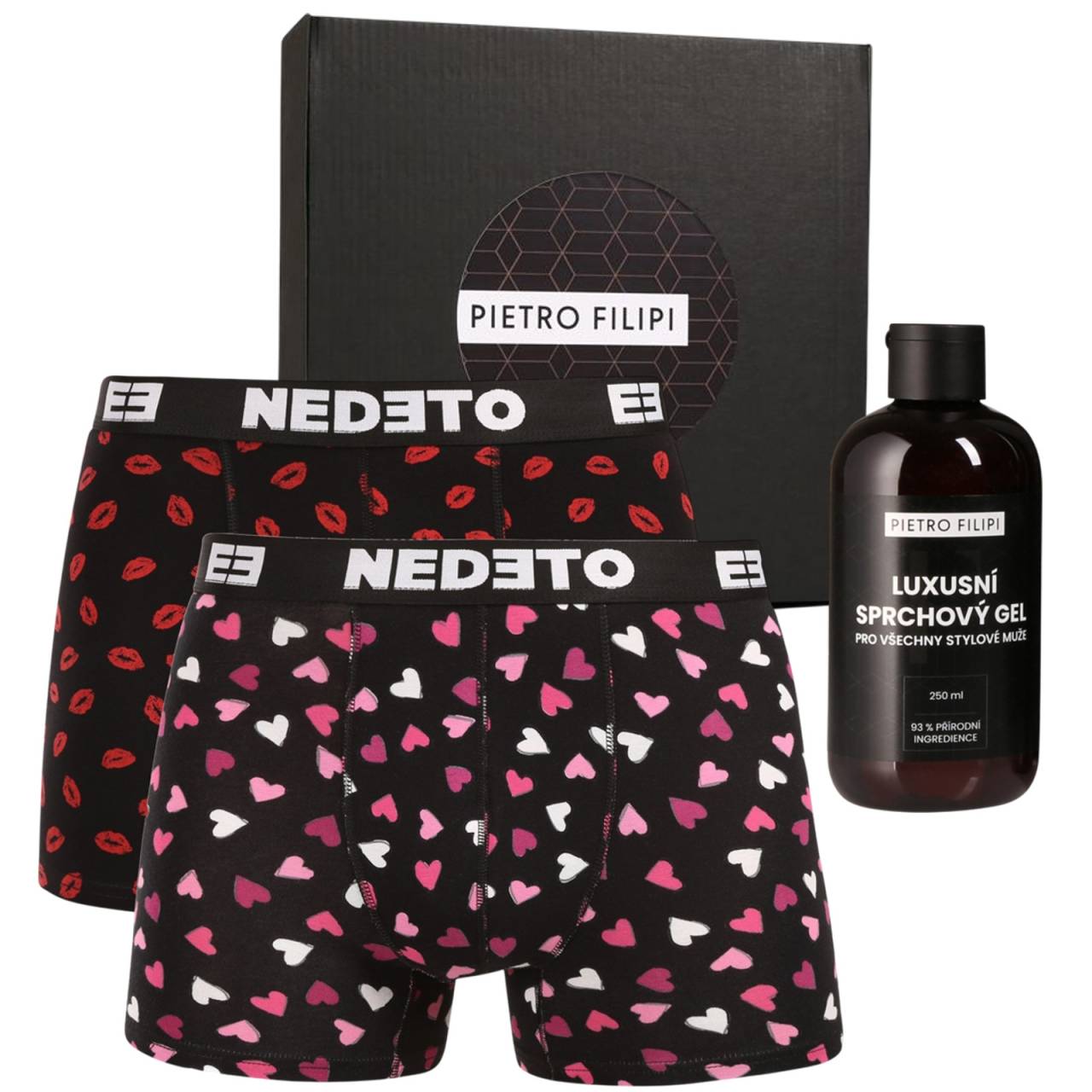 Pánska darčeková sada 2PACK boxerky Nedeto a sprchový gél Pietro Filipi (3NBVLP1) XL, trenky.
Ukážte svojmu milovanému mužovi, že vám na ňom záleží!
Čo obsahuje darčeková sada Pietro Filipi

2 páry štýlových boxeriek Nedeto na Valentína
1 fľaša sprchového gélu Pietro Filipi s výživným zložením

Boxerky Nedeto na Valentína – pre lásku, štýl a pohodlie
Boxerky Nedeto, značka, ktorá vás zaujme na prvý pohľad – jeden pár je zdobený ružovými srdiečkami, druhý je posiaty červenými bozkami.
Výživný sprchový gél na starostlivosť o vašu pokožku
Sprchový gél Pietro Filipi má jemné zloženie, ktoré pokožku nevysušuje, ale zanecháva ju jemnú a s sviežou, nenápadnou vôňou.
Zloženie:
Aqua, Ammonium Lauryl Sulfate, Cocamidopropyl Betaine, Disodium Cocoyl Glutamate, Glycerin, Phenoxyethanol, Sodium Chloride, Parfum, Triethylene Glycol, Sodium Lactate, Sodium PCA, Limonene, Linalool, Hexyl Cinnamal, Fructose, Glycine, Inositol, kyselina mliečna, niacinamid, močovina, extrakt z plodov/listov Tasmannia Lanceolata, benzoát sodný
Prečo stojí za to si túto darčekovú sadu dopriať?

Valentínsky štýl s vtipom a srdcom.
Kozmetika pre skutočných mužov.
Elegantné balenie.

Nový začiatok pre Pietro Filipi
Značka Pietro Filipi je na českom trhu už mnoho rokov a je známa najmä svojím moderným oblečením pre biznis a voľný čas.
Ako sa starať o boxerky Nedeto Valentine's Day

Pranie: Odporúčame prať boxerky na 30 °C.
Sušenie: Nesušte v sušičke.
Žehlenie: Boxerky môžete žehliť na nižšej teplote, ideálne naruby, aby nedošlo k poškodeniu potlače a elastanu.

 Potěšte ho darčekom, ktorý je štýlový, praktický a bude mu prinášať radosť každý deň.