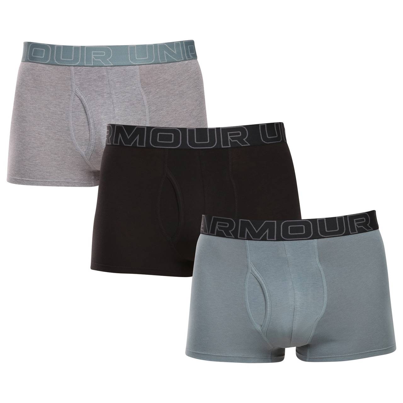 3PACK pánske boxerky Under Armour viacfarebné (1383891 053) 3XL, trenky.
Keď ide o spodnú bielizeň pre aktívny životný štýl, nemal by si robiť kompromisy.
Príjemný materiál pre aktívny životný štýl
Boxerky sú vyrobené z kvalitnej zmesi bavlny, polyesteru a spandexu.
Funkčný dizajn pre štýlových mužov
Jednoduchý, ale výrazný vzhľad s dominantným vytkaným pásom s logom v kontrastnej farbe dodáva boxerkám športový a moderný charakter.
Prečo by si mal vyskúšať boxerky Under Armour

Vyvážená zmes materiálov: Priedušný, rýchloschnúci a elastický materiál s príjemným pocitom na tele.
Dlhšie nohavice a športový strih: Maximálny komfort bez trenia a s plnou voľnosťou pohybu.
Výrazný dizajn s logom Under Armour: Štýl, ktorý vás bude baviť každý deň.

Spodná bielizeň Under Armour vás podporí pri akejkoľvek aktivite
Spodná bielizeň Under Armour je navrhnutá tak, aby ti umožnila podávať životné výkony – a nezáleží na tom, či sa chystáš na horolezeckú výpravu alebo na náročnú pracovnú schôdzku.
Ako sa starať o boxerky Under Armour
Aby ti obľúbené boxerky vydržali dlho v perfektnom stave, odporúčame dodržiavať nasledujúce pokyny.

Pranie: Per boxerky na 30 ° C, ideálne naruby.
Sušenie: Neodporúčame sušiť v sušičke – vysoké teploty by mohli poškodiť elastické vlákna a skrátiť životnosť produktu.
Žehlenie: Nežehli – boxerky to nepotrebujú, a žehlením by si mohol poškodiť štruktúru materiálu.

Tip: Tvoje obľúbené spodné prádlo si zaslúži jemné zaobchádzanie.