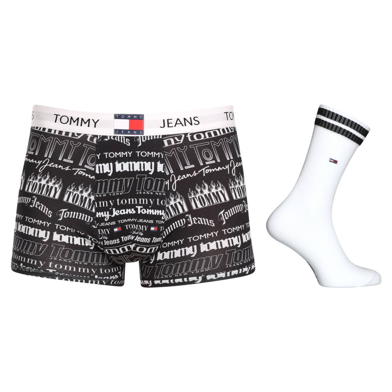 Moški komplet Tommy Hilfiger boksarice in nogavice v darilni škatli (UM0UM02966 0SE) XL.
 
Iščete komplet moškega spodnjega perila iz udobnega materiala?
    
Ta komplet moškega spodnjega perila je izdelan iz zelo udobnega materiala, sestavljen je iz dveh kosov, komplet pa je pakiran v praktični embalaži.